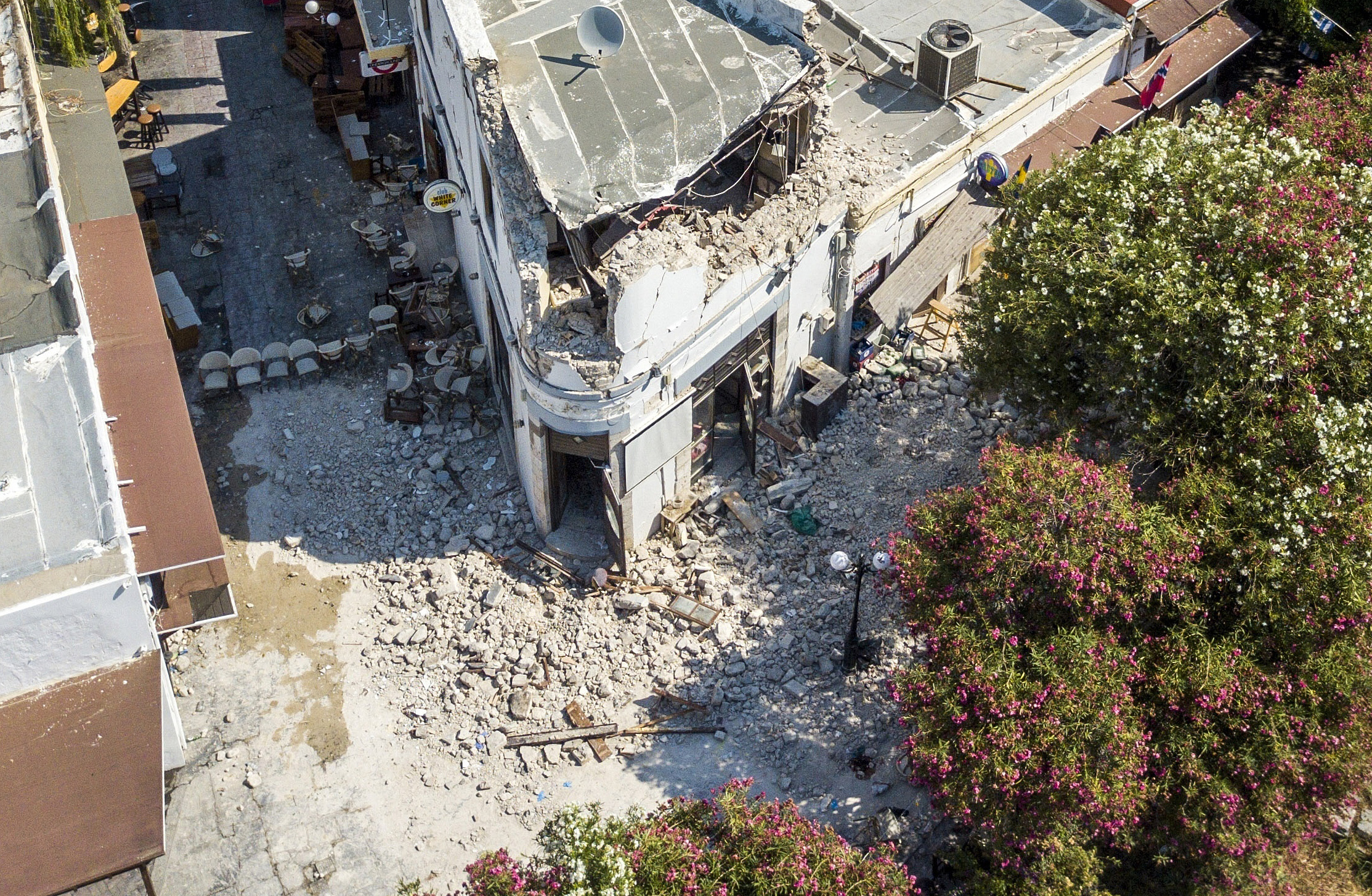 Разрушения на остров Кос след мощния трус