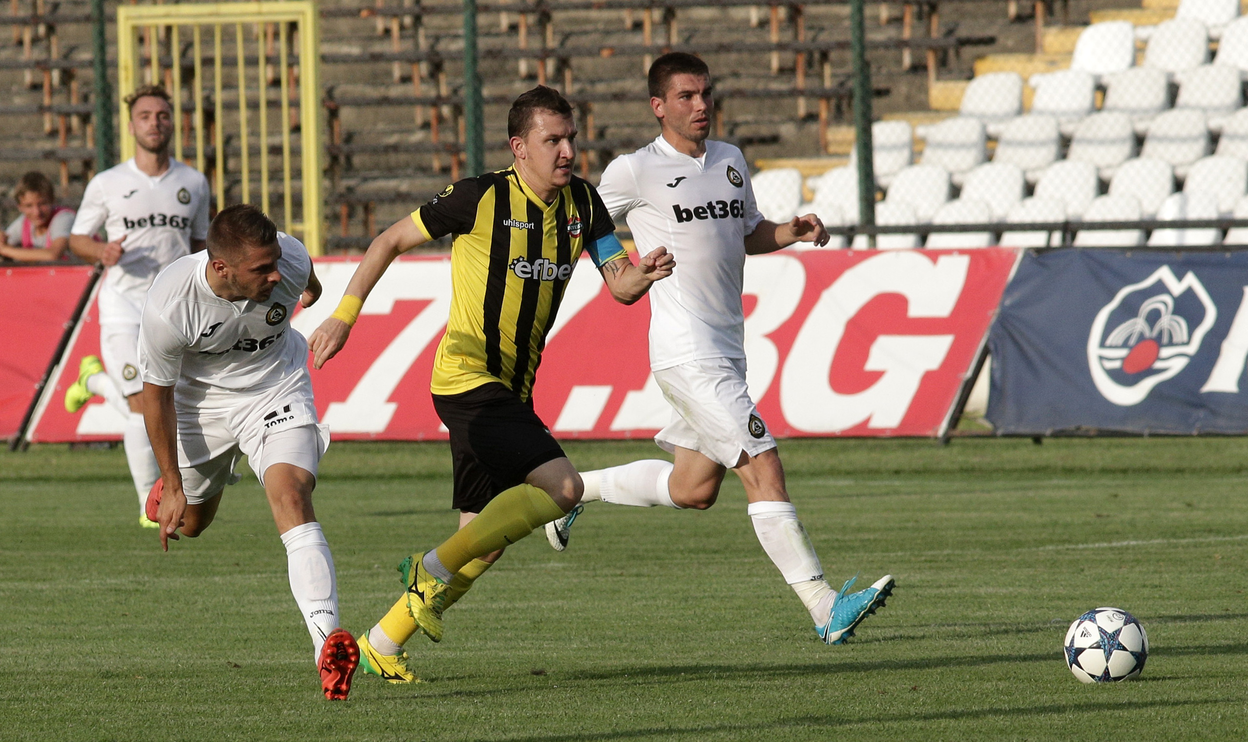 ”Славия” и ”Ботев” не спряха да търсят победата в мача от Първа професионална лига