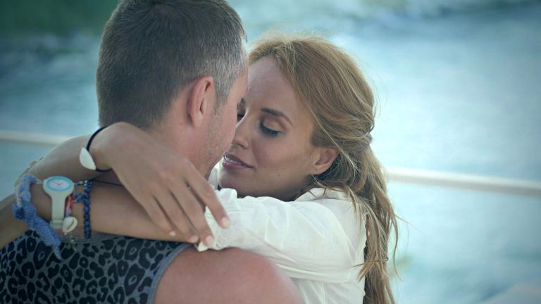 Радина Кърджилова: Деян ме глези с внимание, вкусна храна и ... още нещо