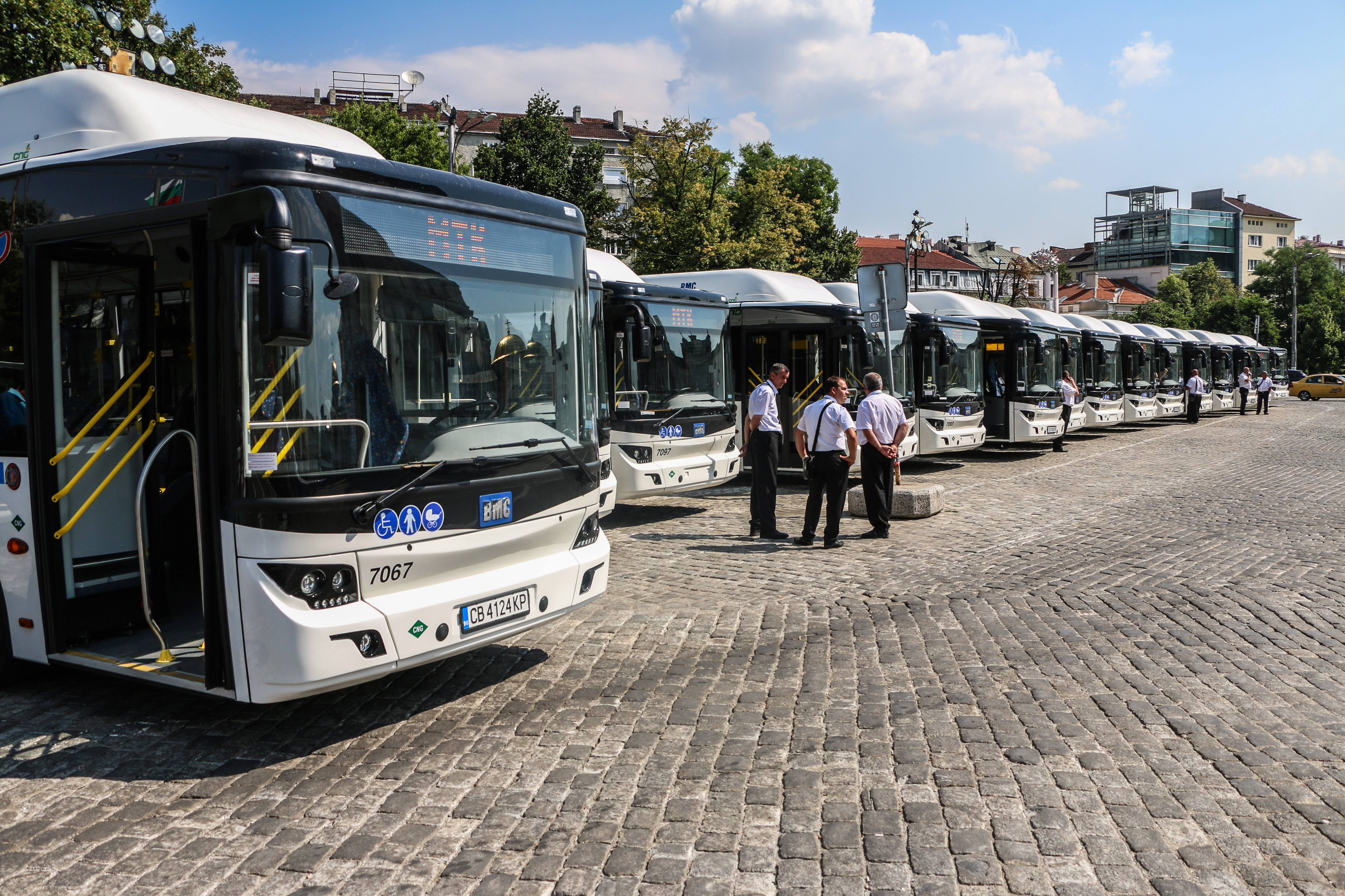 Първите 20 от новите автобуси вече са в движение