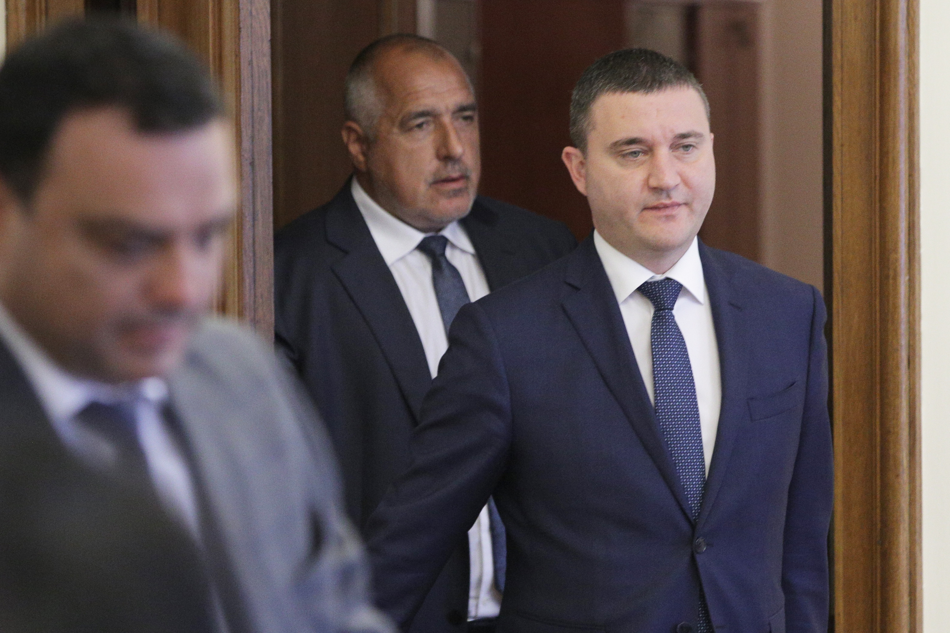 Владислав Горанов и Бойко Борисов са обсъдили на среща стрелбата срещу данъчния шеф