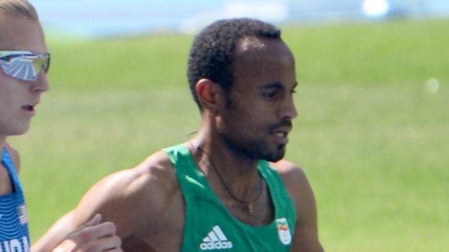 Наказаха етиопски лекоатлет, набил треньора