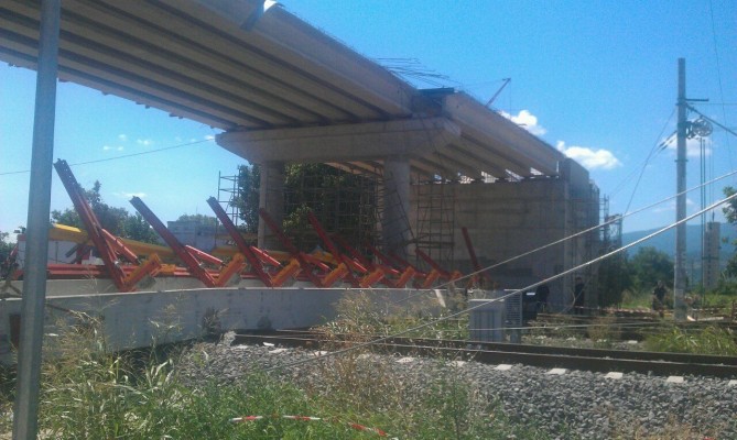 Движението през жп гара Тодор Каблешков е спряно