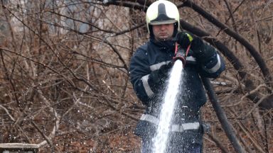 Две деца изгоряха при пожар край Перущица