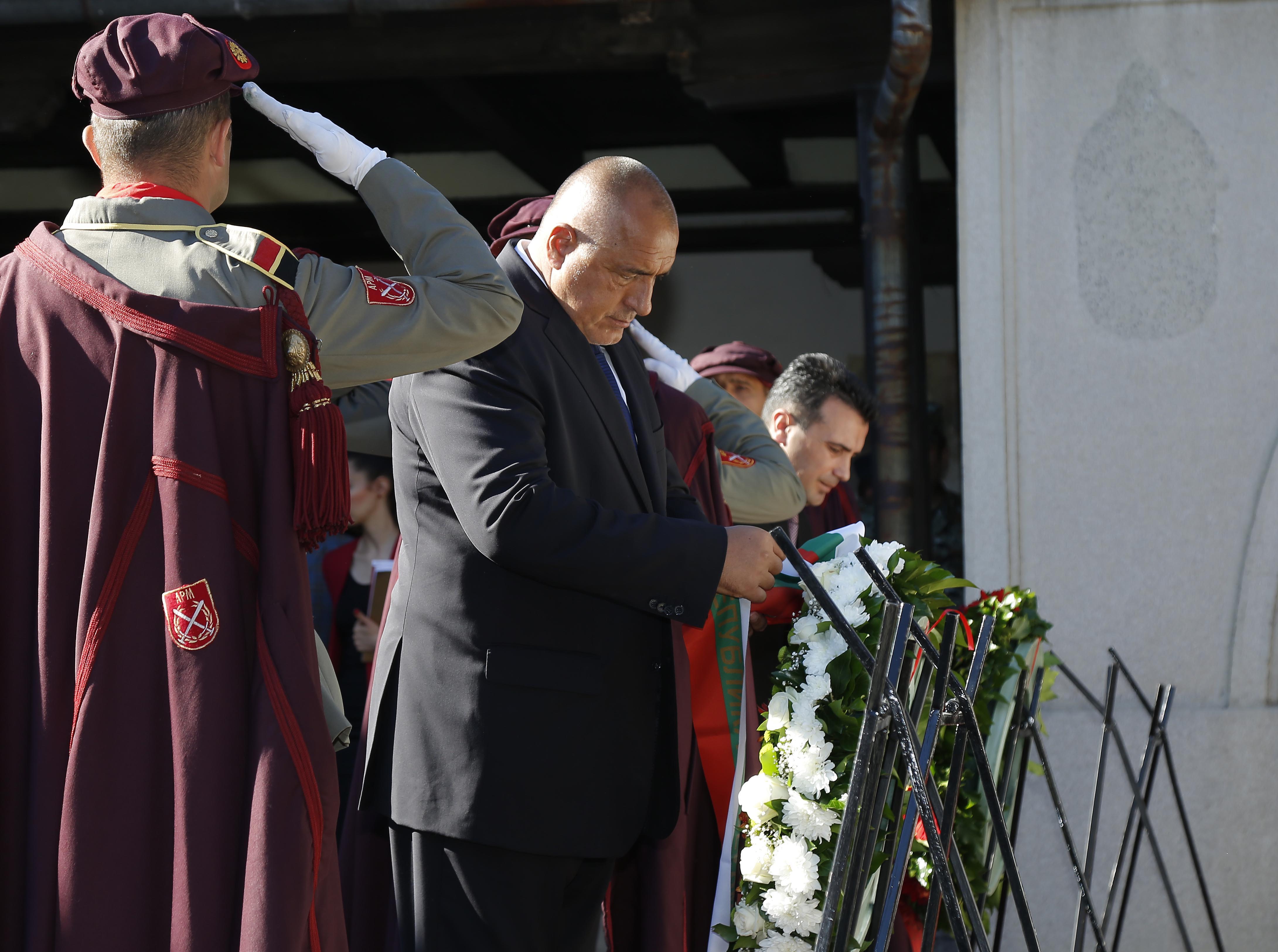 Бойко Борисов и Зоран Заев на гроба на Гоце Делчев