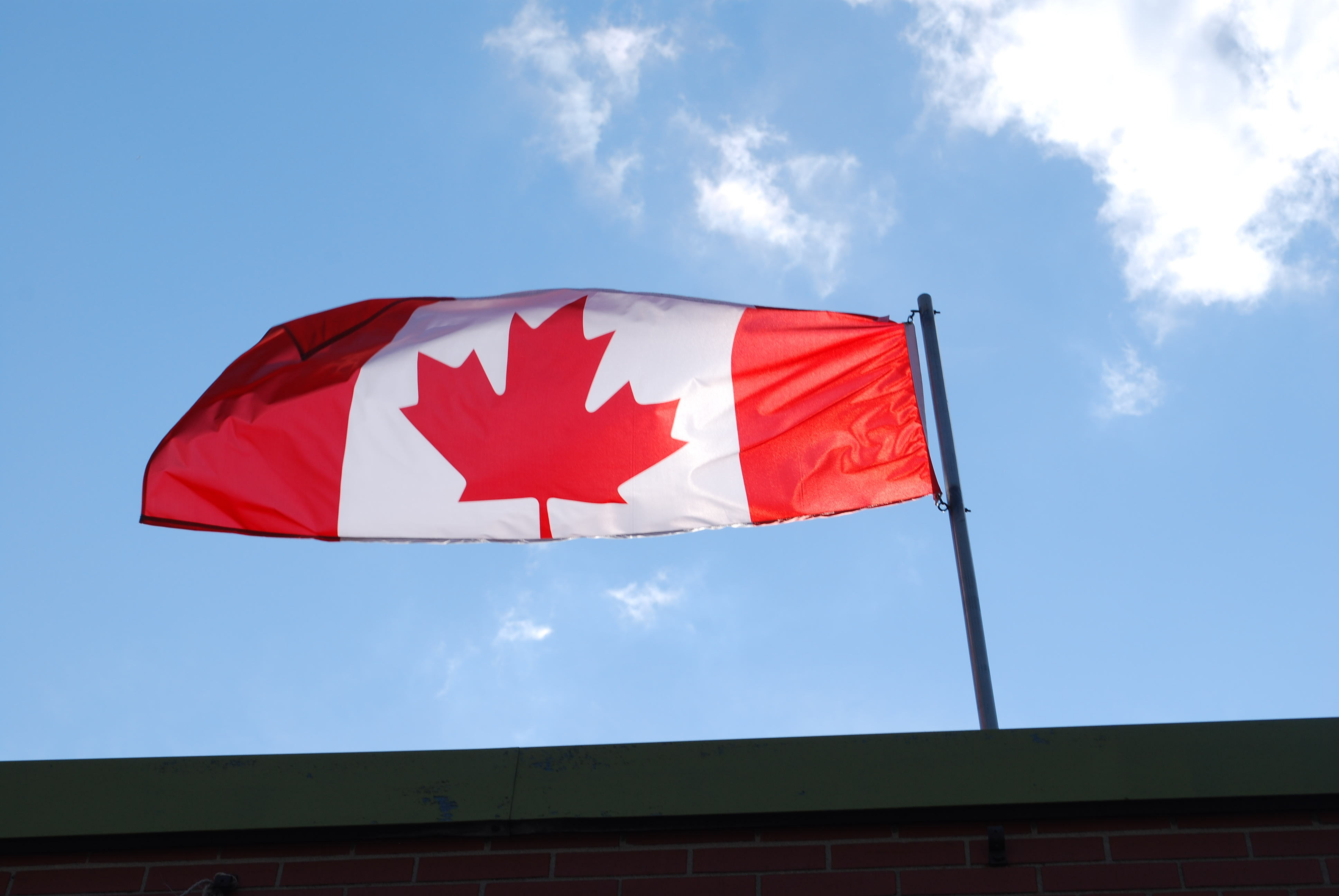 Канада допуска имигранти по строго определена точкова система и квоти