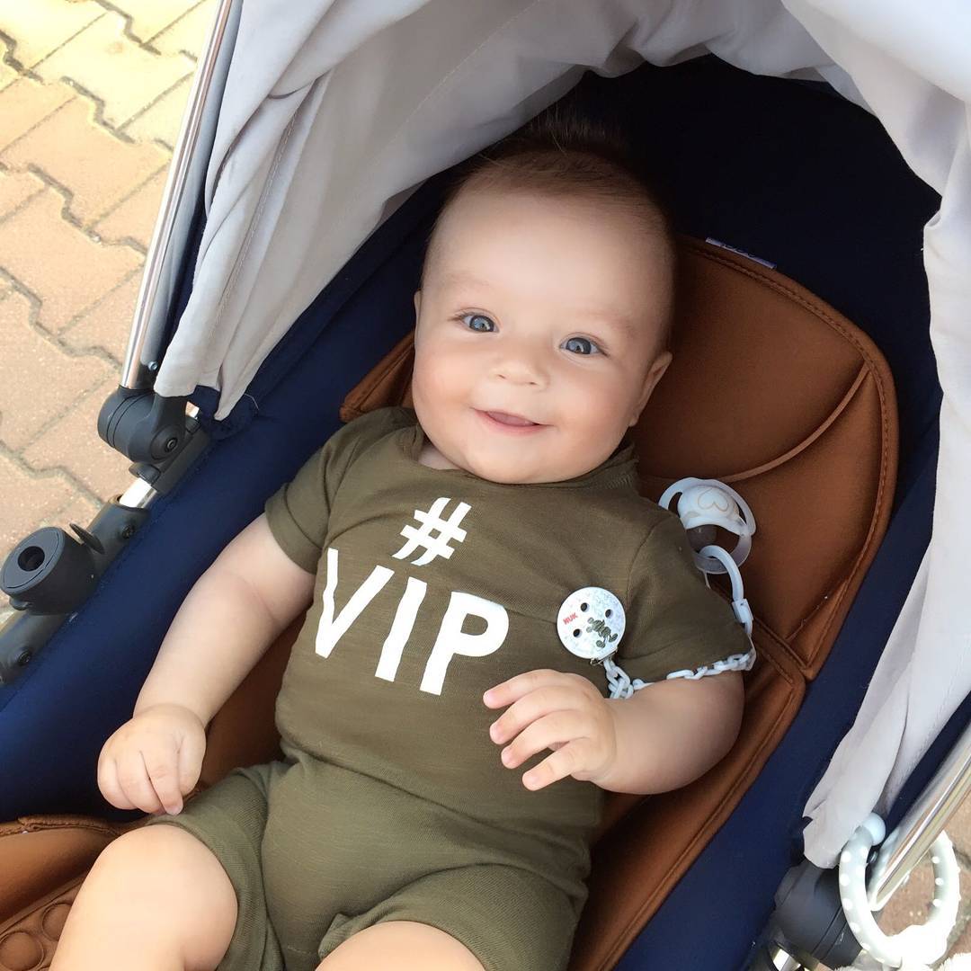 Бебето на Галена стана звезда в Инстаграм