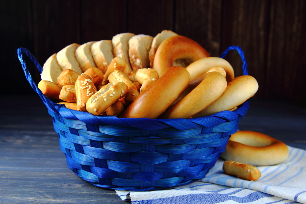 Смята се, че хлябовете, направени от рафинирани брашна, представляват много силно преработен продукт и нямат почти никаква храни
