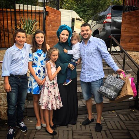 Ирина Тенчева и Иван Христов с децата си