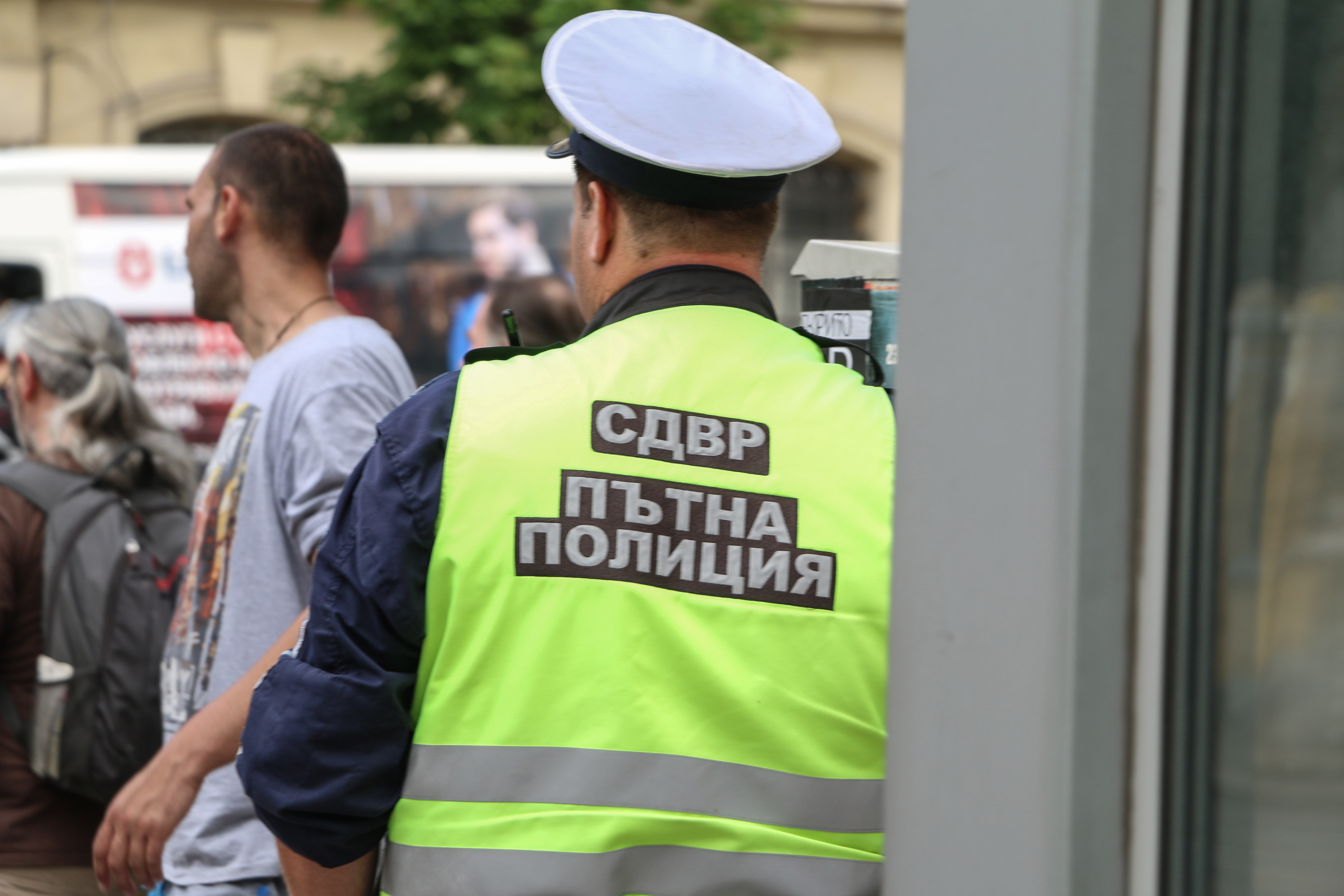 Голям клон падна върху ”Ауди” до АГ болница в София
