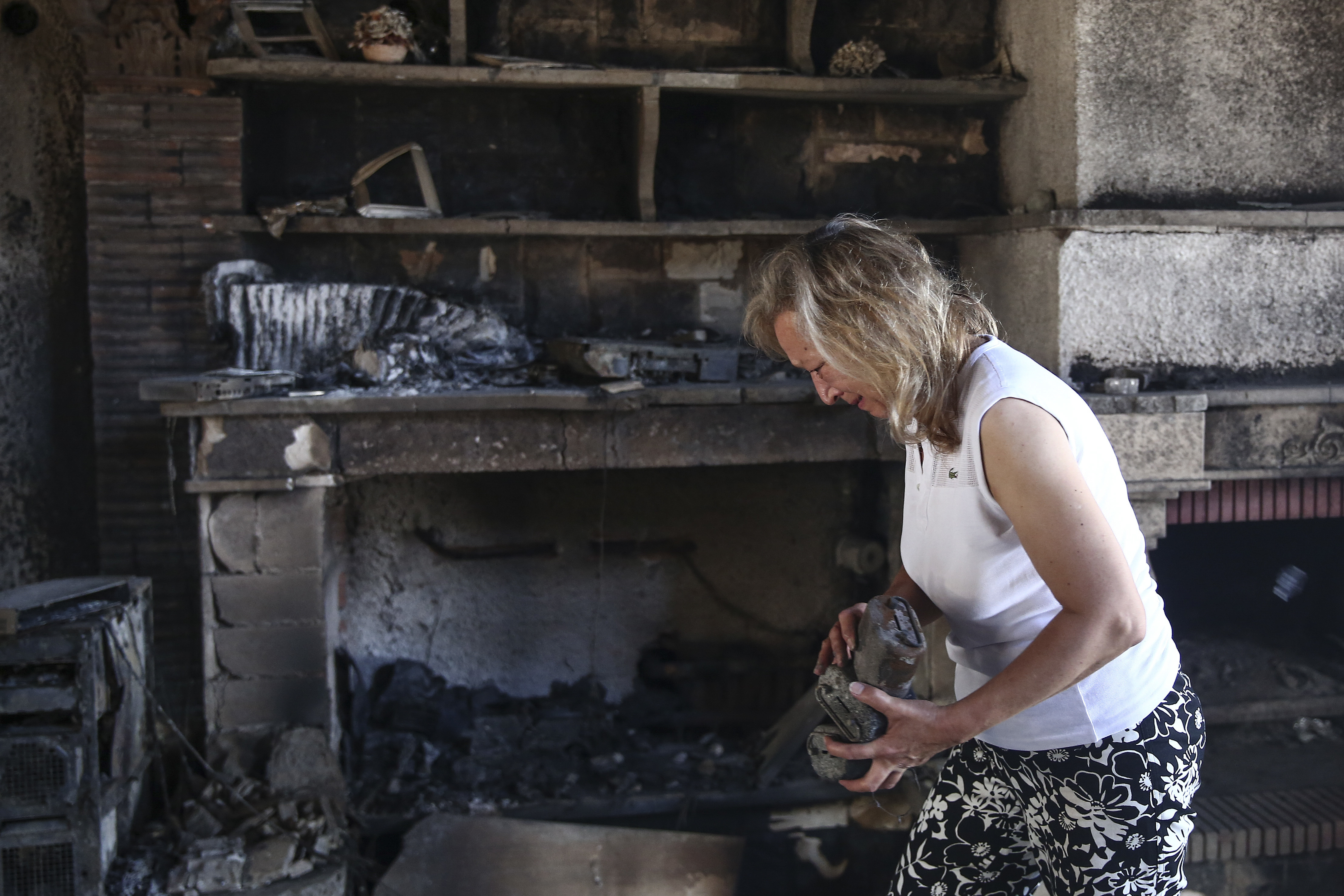 МВнР: Не пътувайте в местата с пожари в Гърция