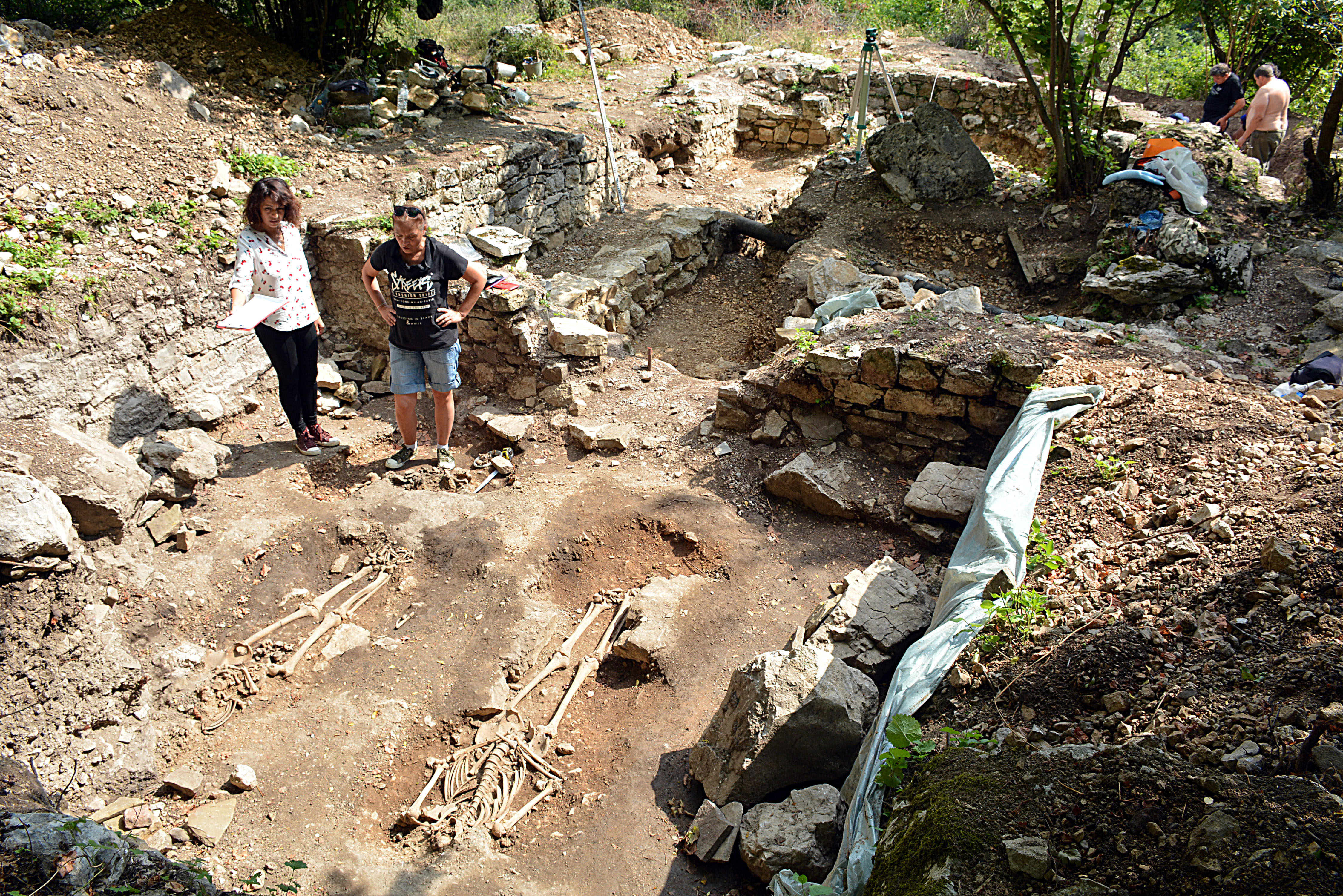 Откриха некропол в Манастирски дол край Враца (снимки)