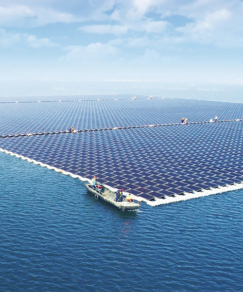 Китай пусна най-големия плаващ соларен парк