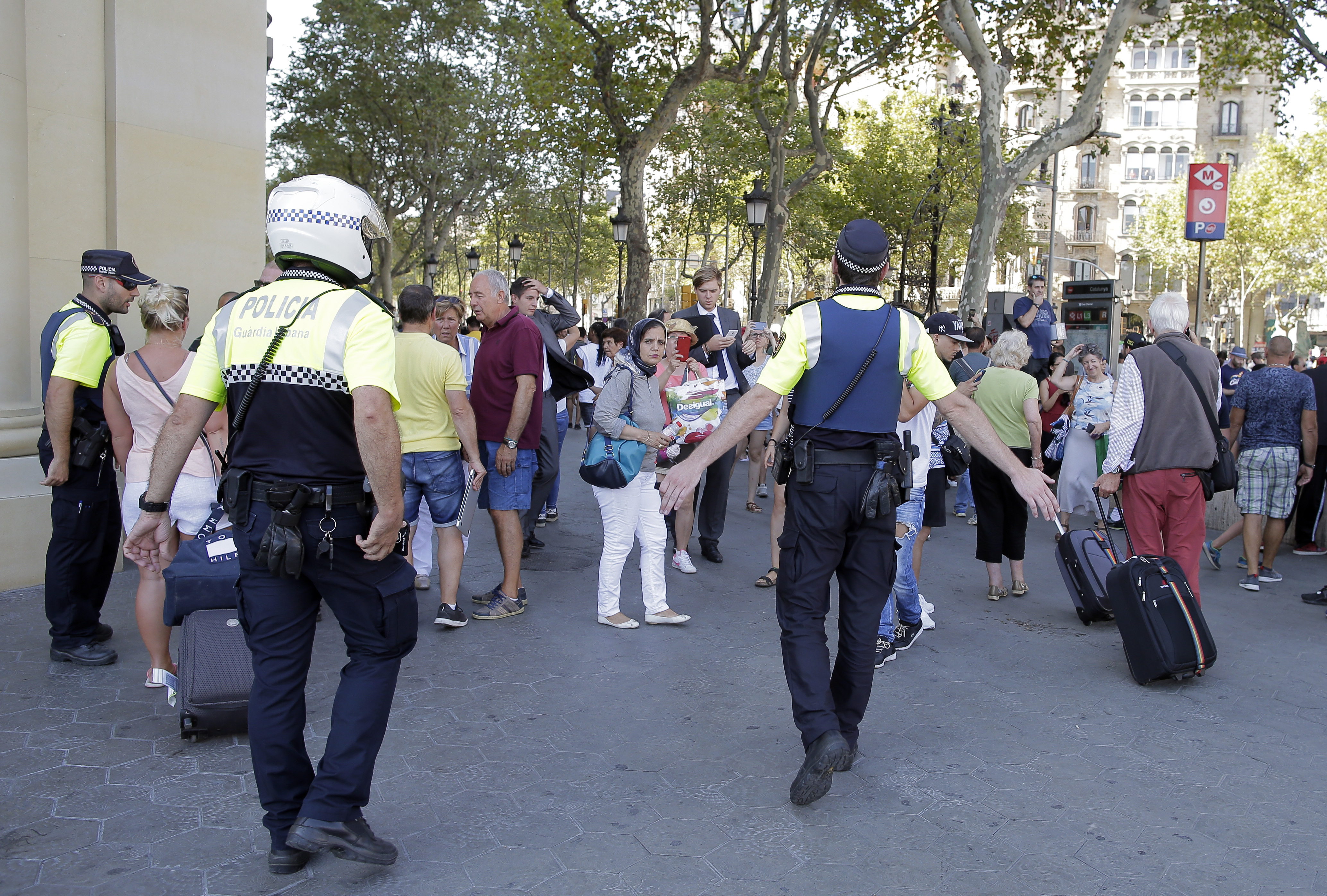 Районът, къдета бе извършен атентата в Барселона, е отцепен от полицията
