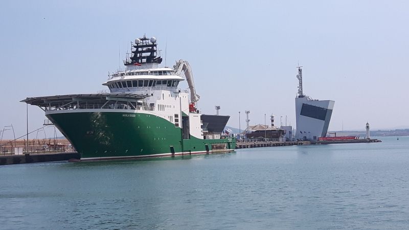 Научноизследователски кораб акустира в Бургас