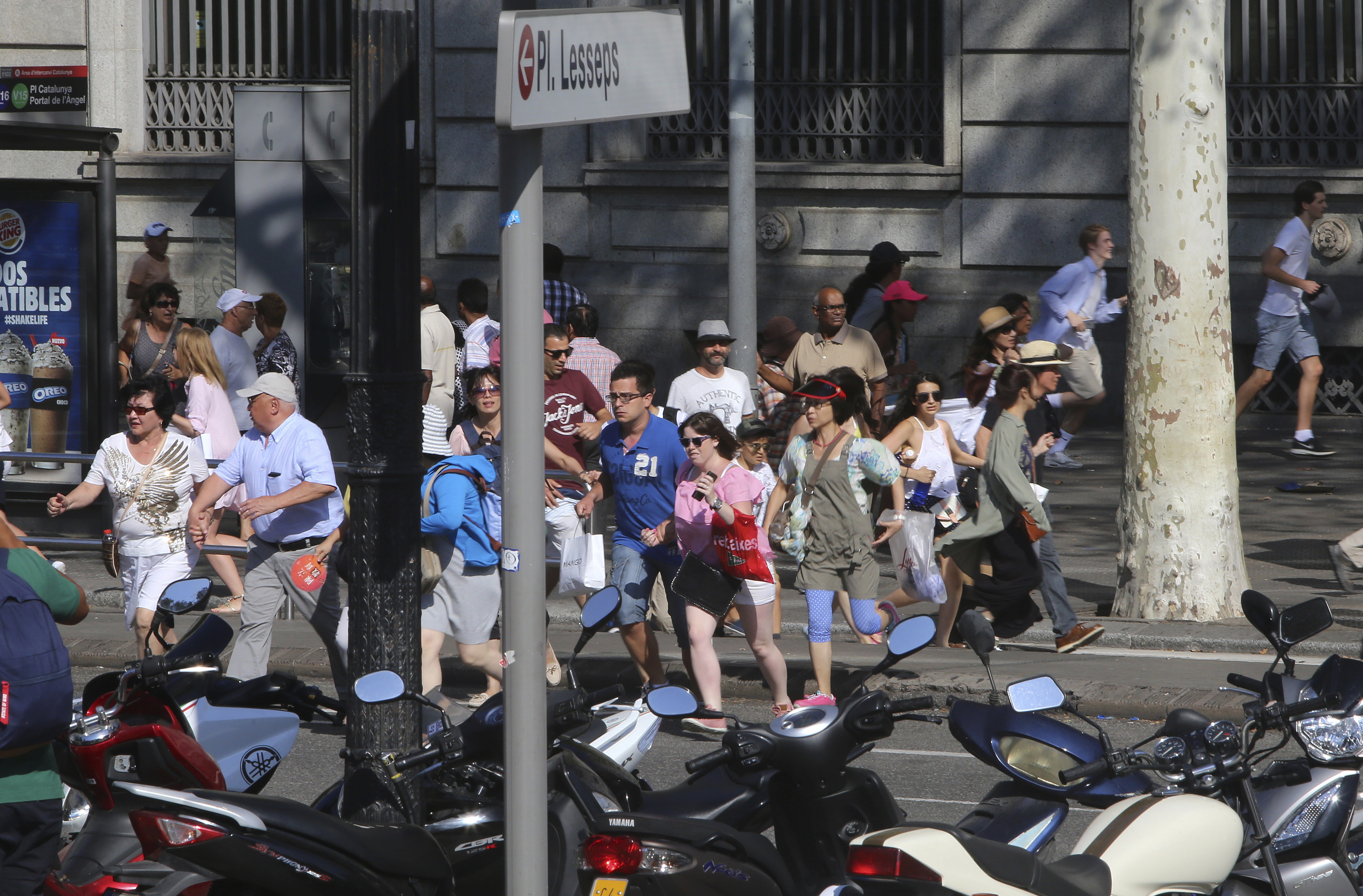 Микробус се вряза в множеството на ул. Рамбла в Барселона на 18 август