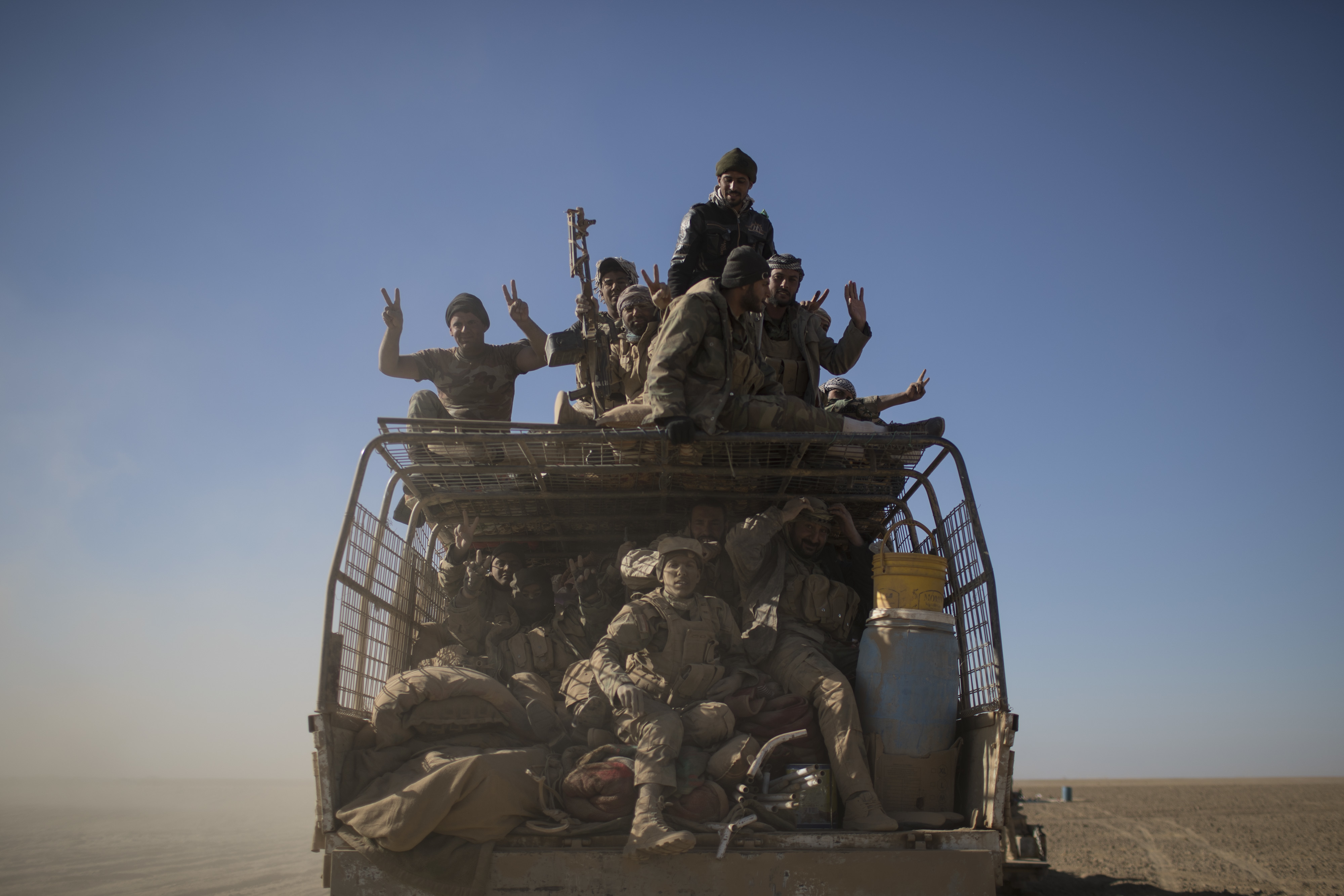 Иракски сили, подготвящи се за битка с ИД