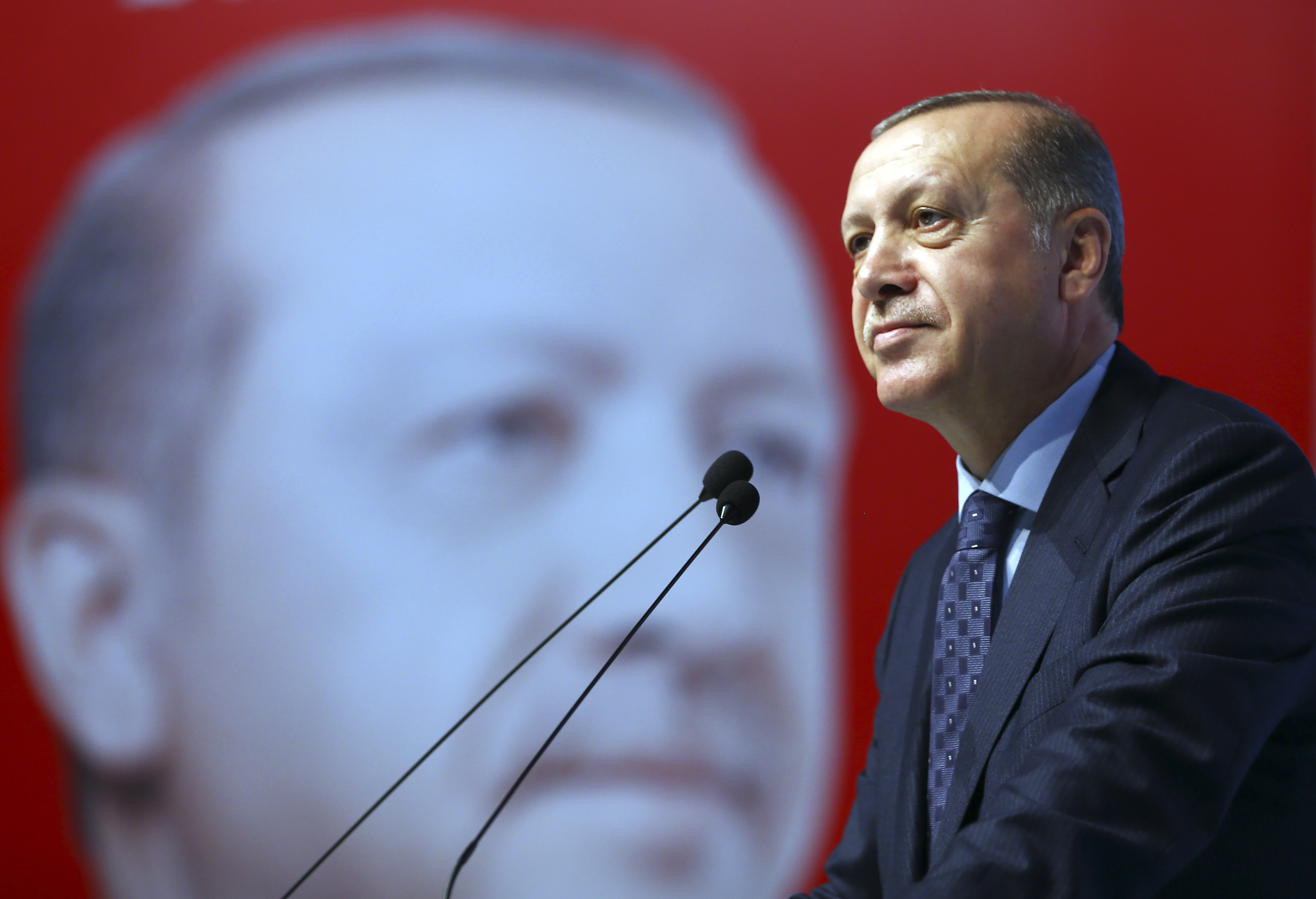 Реджеп Ердоган говори пред свои поддръжници в Истанбул на 20 август