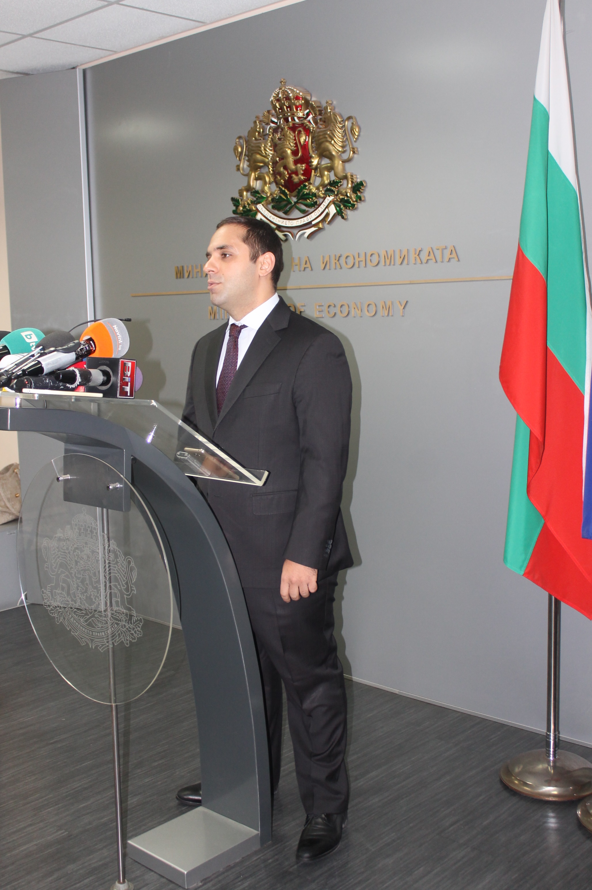 От днес фирмата е пълноправен участник на международните пазари, каза икономическият министър Емил Караниколов