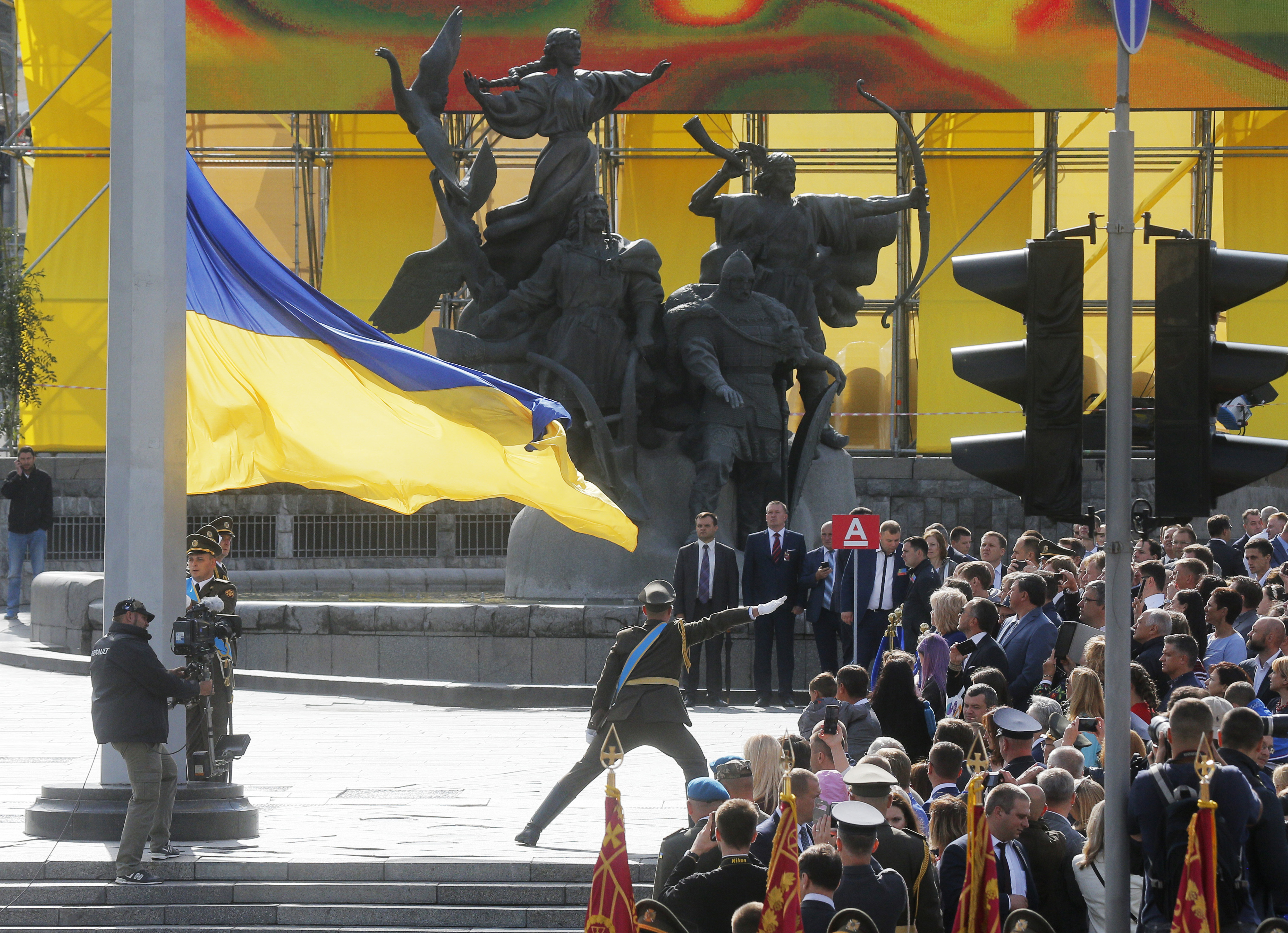 И военни от НАТО маршируваха на парада в Киев