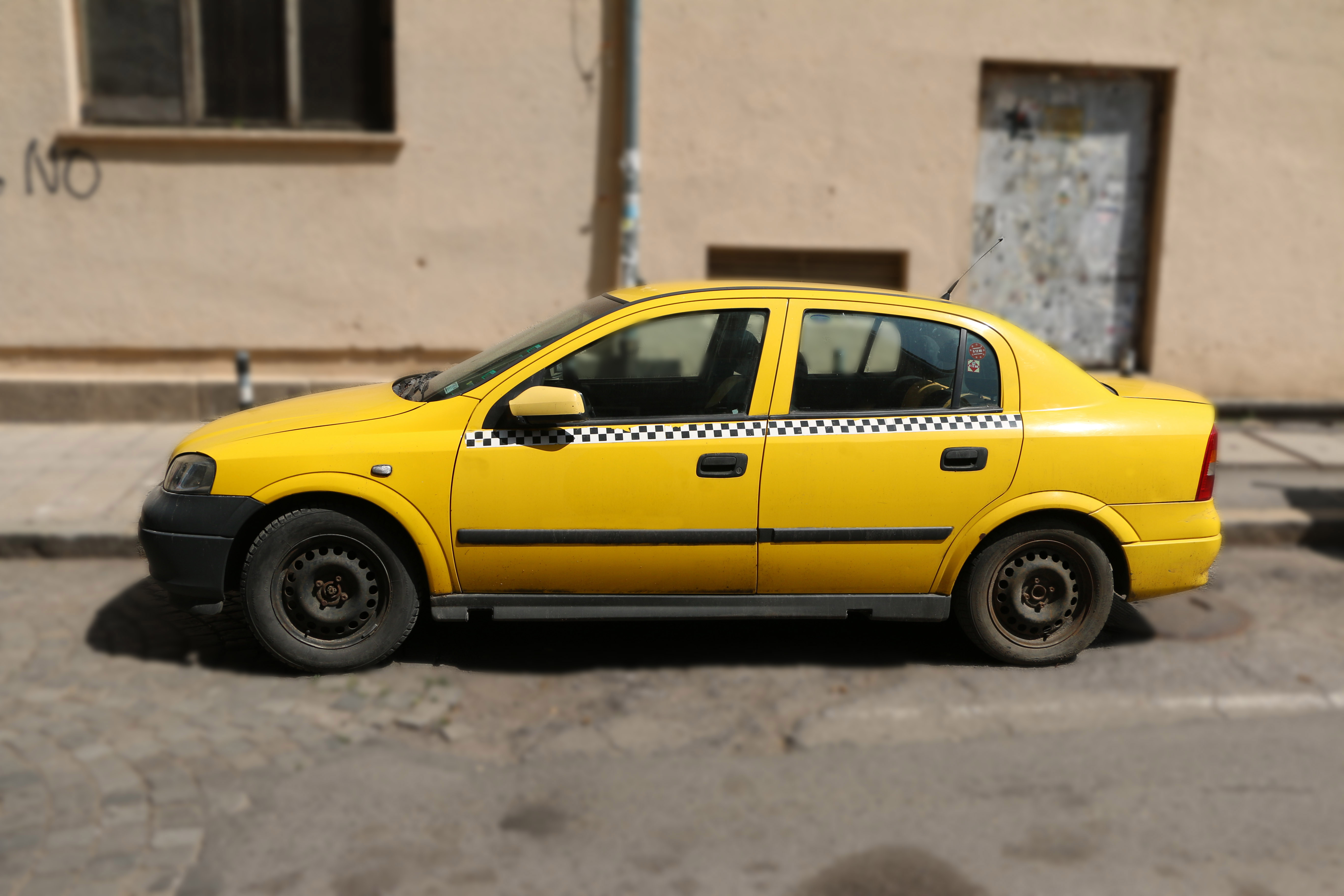 Сдружението на таксиметровите превозвачи в Истанбул настоятелно призовават клиентите да проявят разбиране