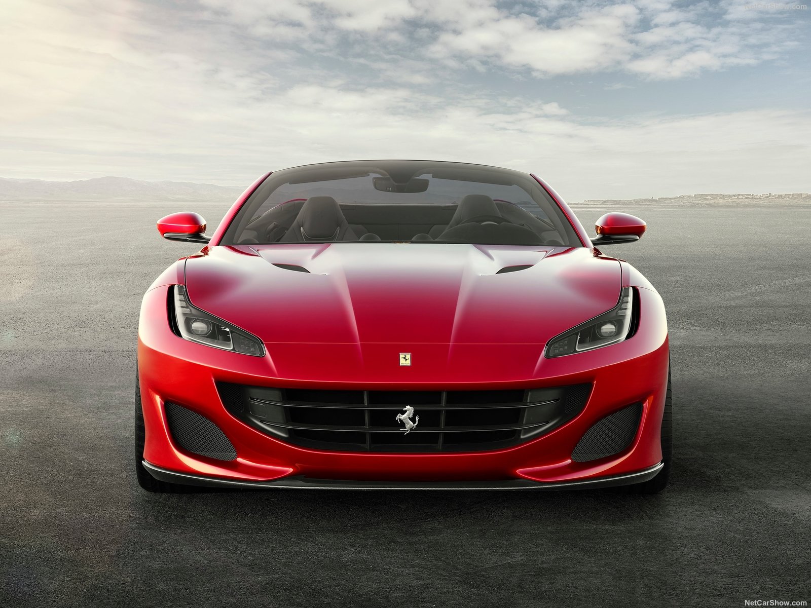 Новият модел на Ferrari е ”широко усмихнат” (снимки)