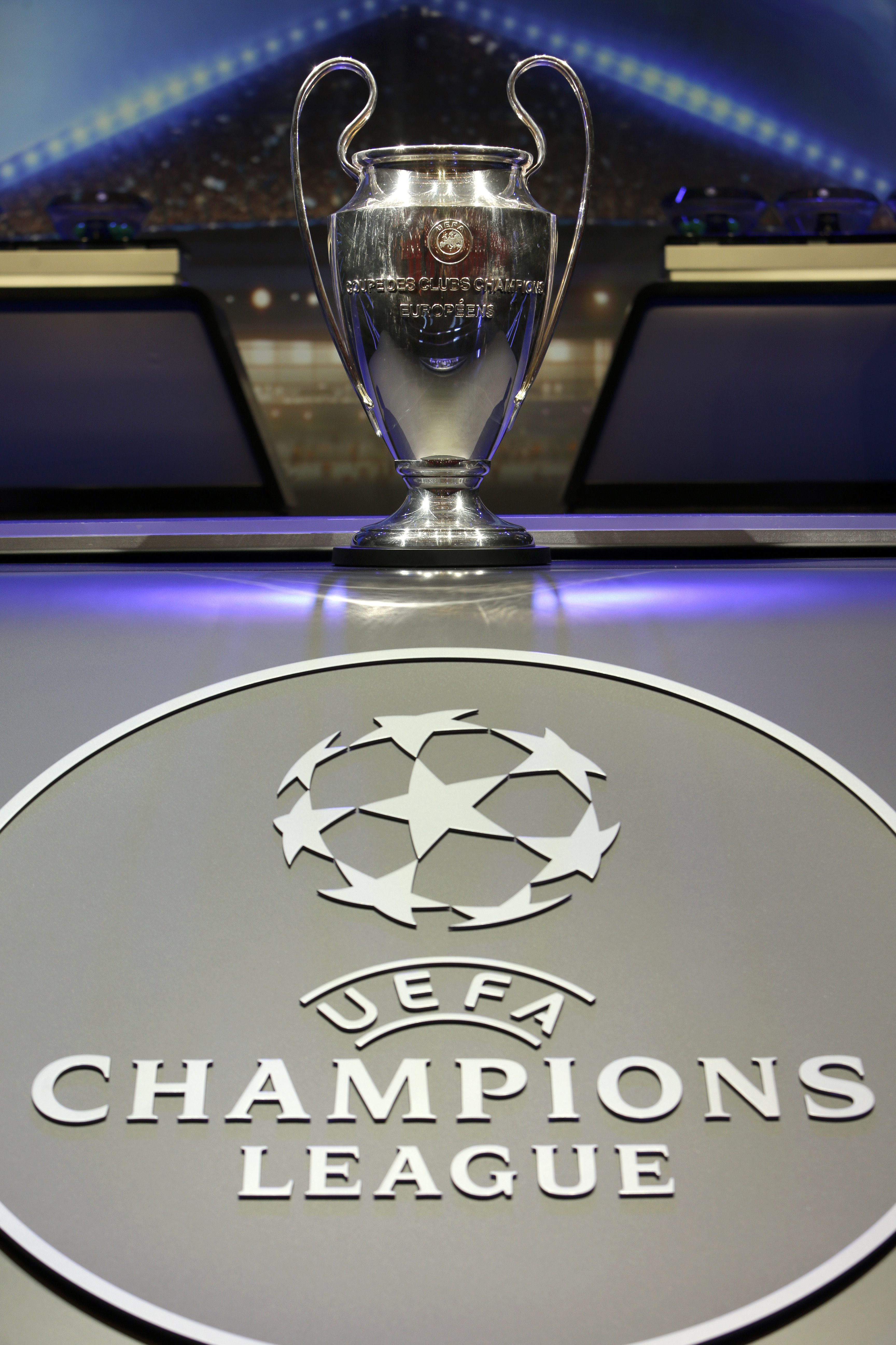 Трофеят от Шампионска лига чака следващия си носител