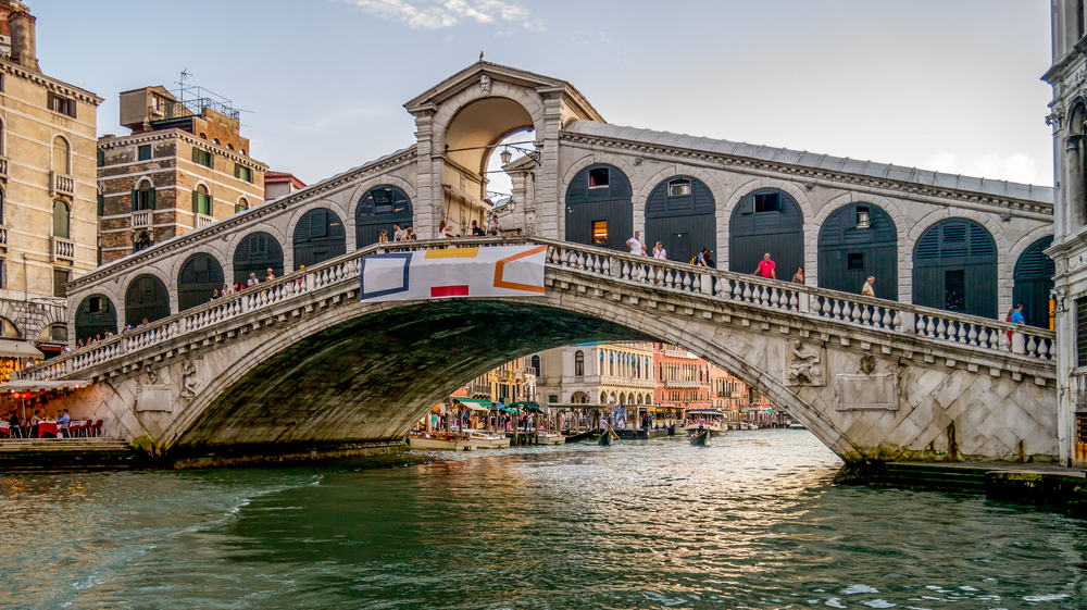 Нова такса във Венеция: 3 евро за еднодневен престой