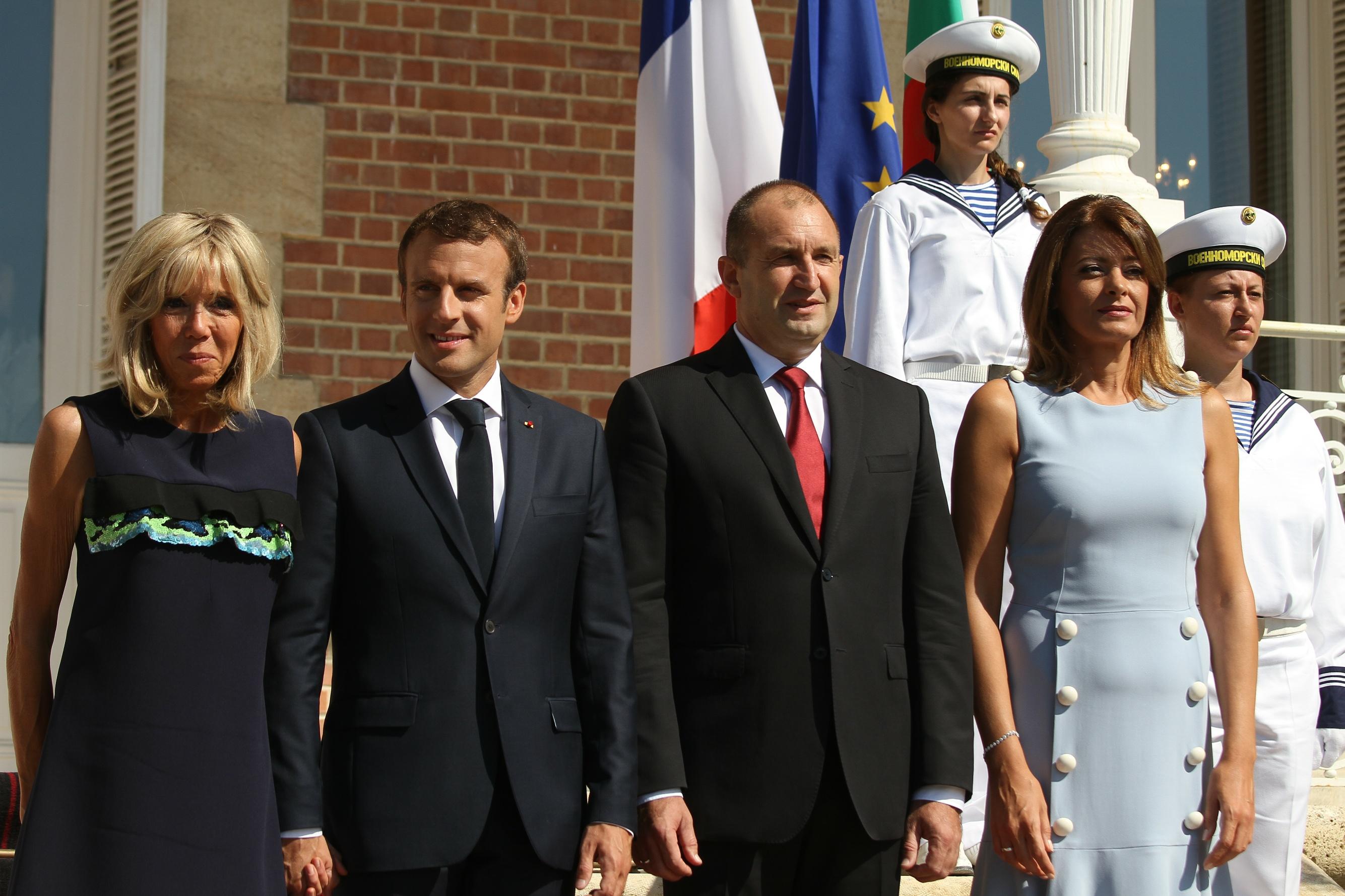 Румен Радев официално посрещна френския президент Еманюел Макрон