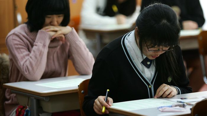 Южнокорейските деца учат по 16 часа на денонощие