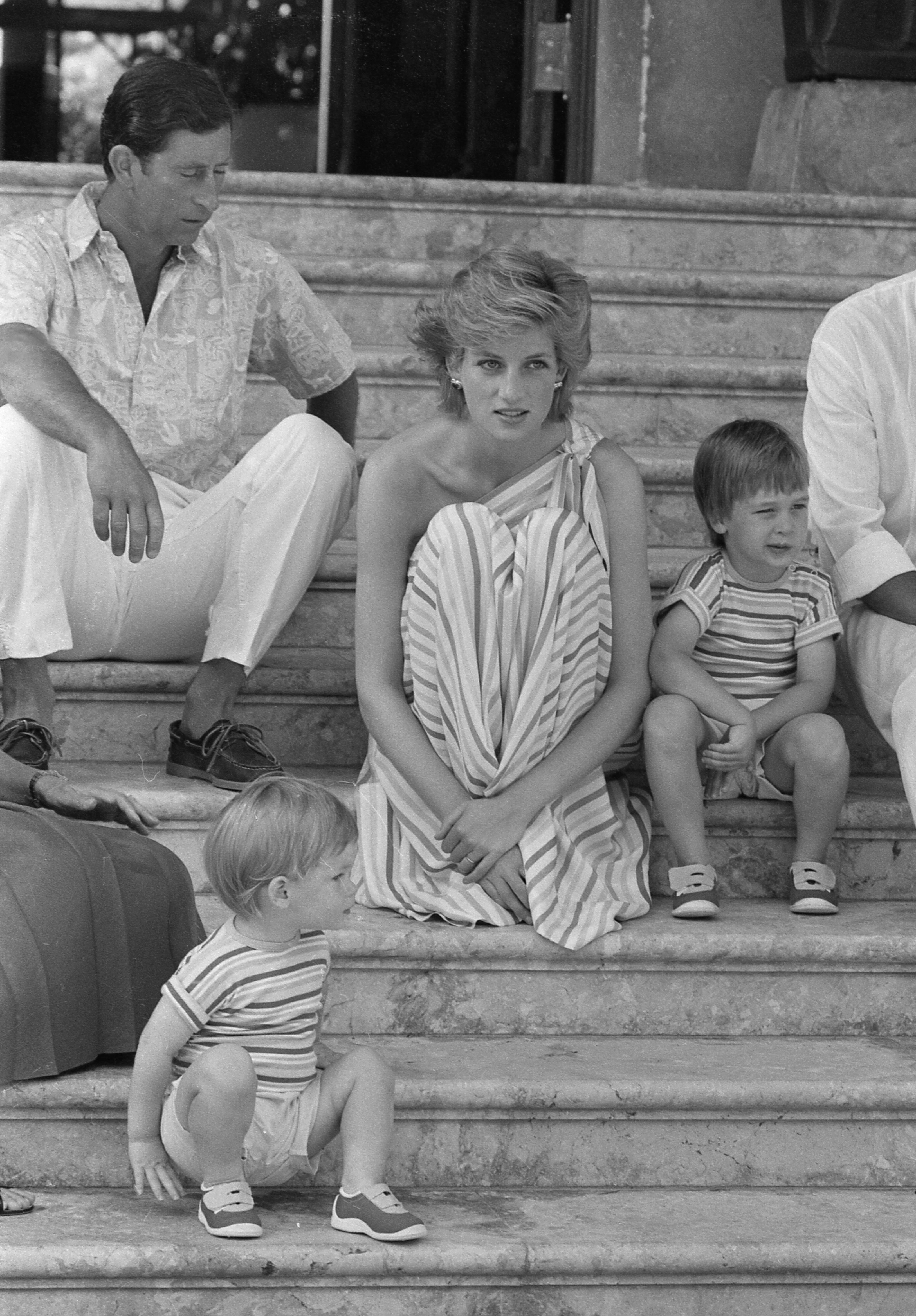 Принц Чарлз и принцеса Даяна с децата си