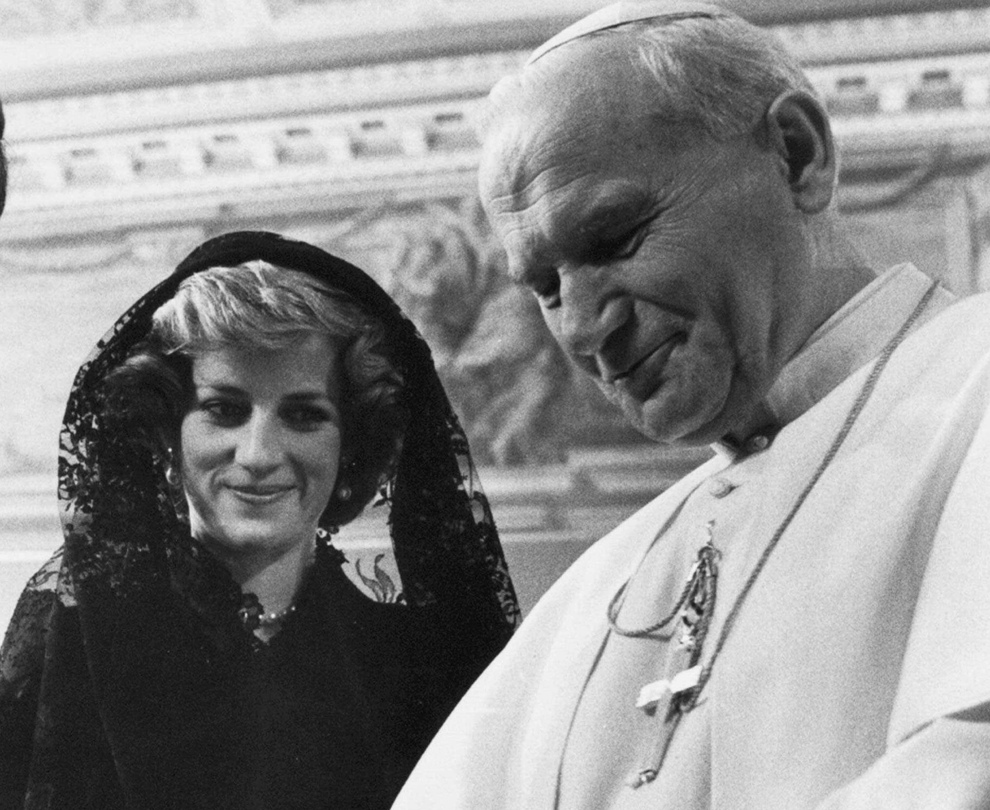 Принцеса Даяна и папа Йоан-Павел II (1985)