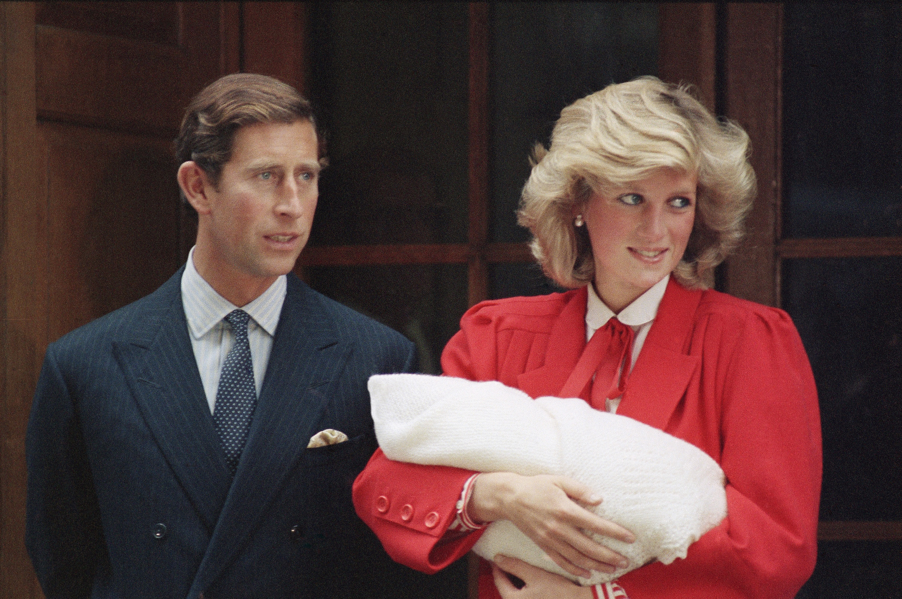 Принц Чарлз и принцеса Даяна на изписването на принц Хари (1984)