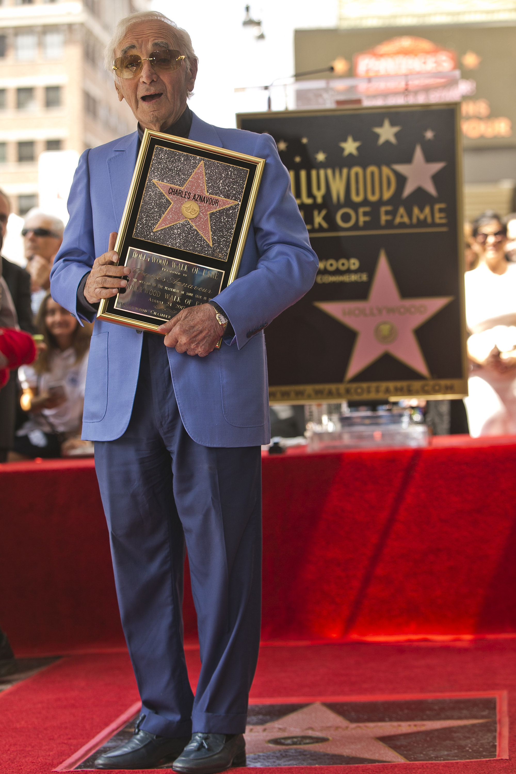 Шарл Азнавур със звезда на Холивудската алея на славата
