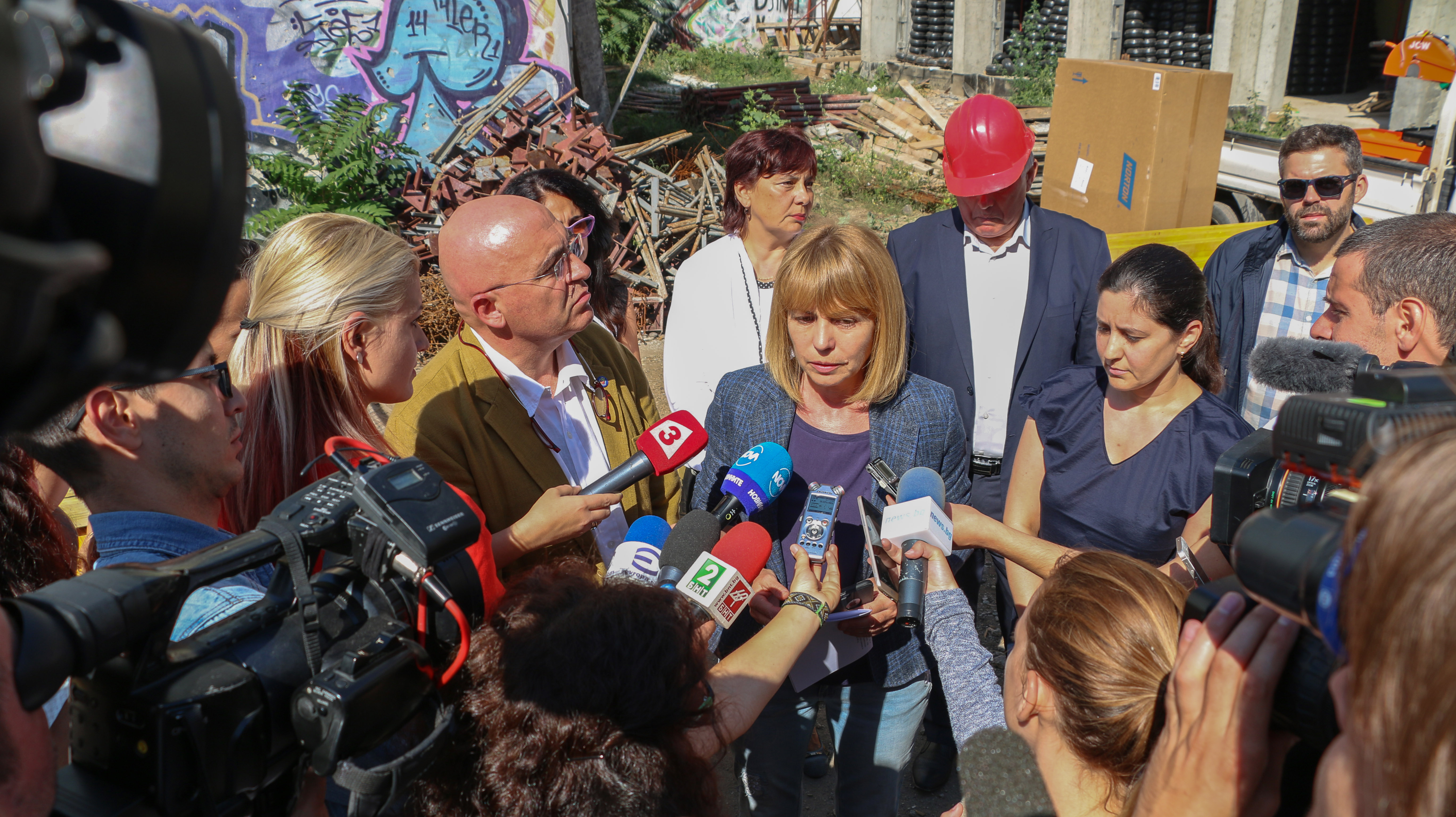 Йорданка Фандъкова провери разширението на Първа Английска гимназия и 112 ОУ