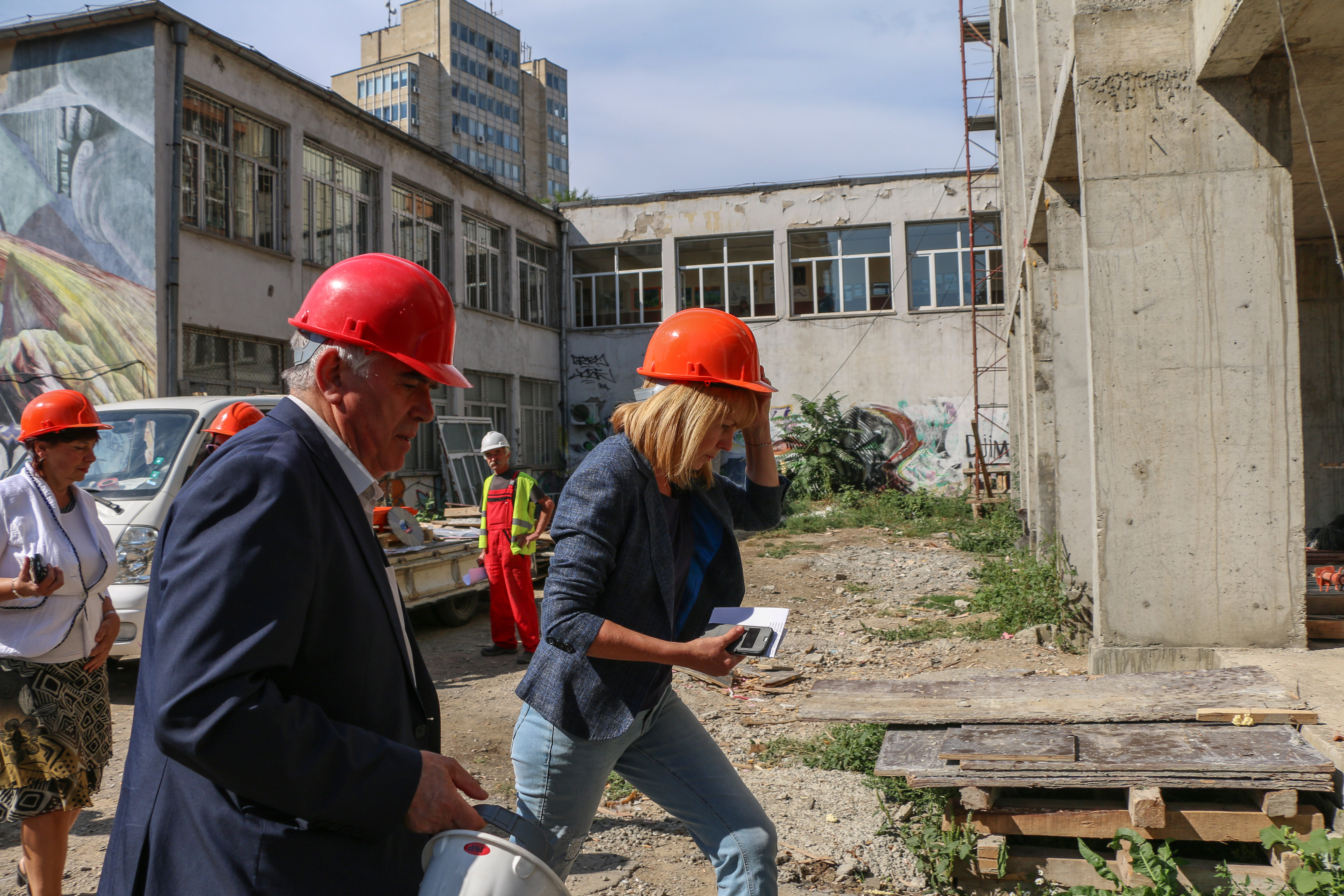 Фандъкова подчерта, че през 2018 г. продължават с мащабната строителна програма