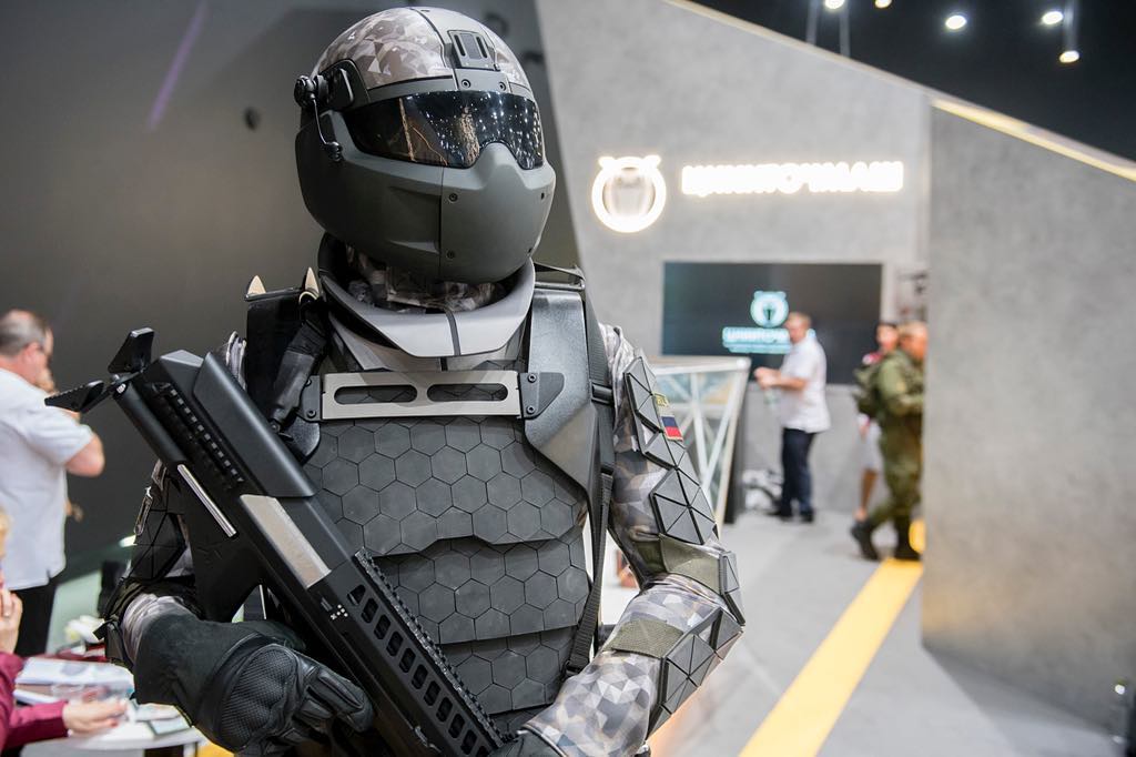 Русия прави военен екзоскелет-униформа