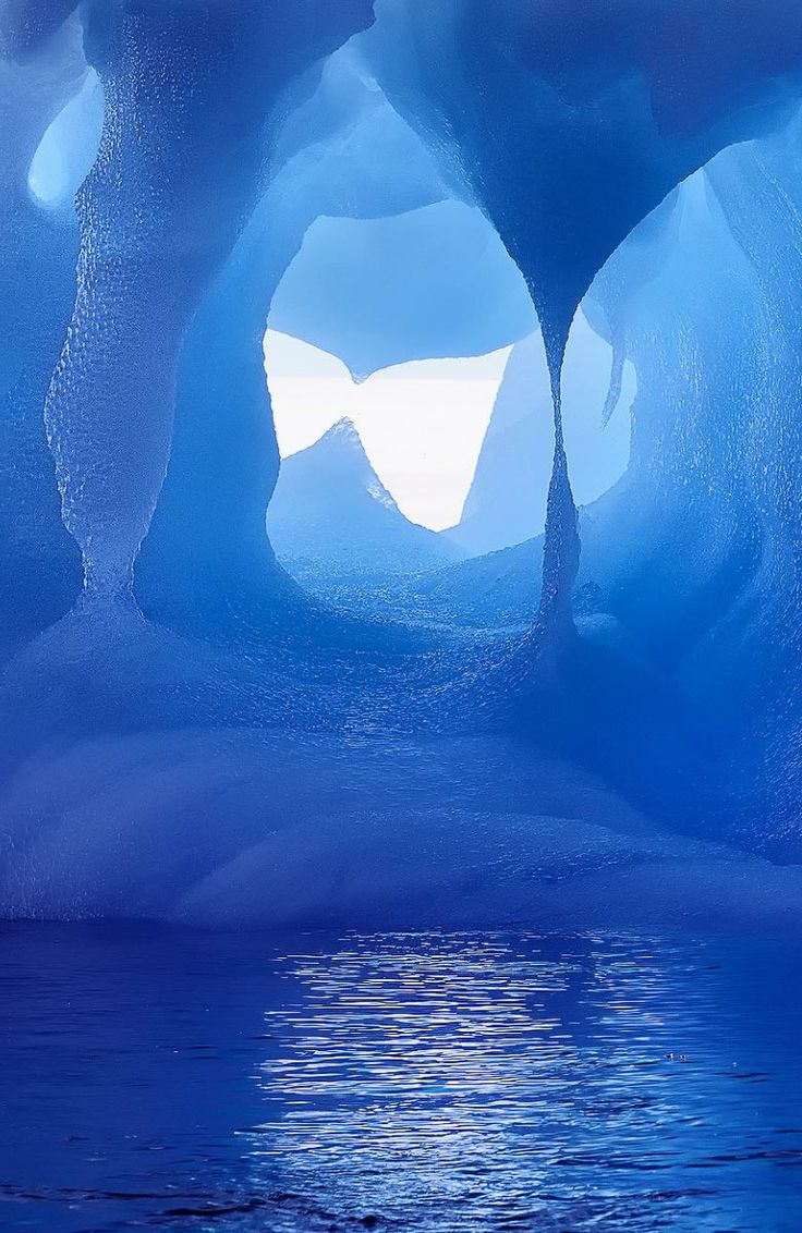 Ледените пещери на Антарктида крият един нов и неизвестен свят