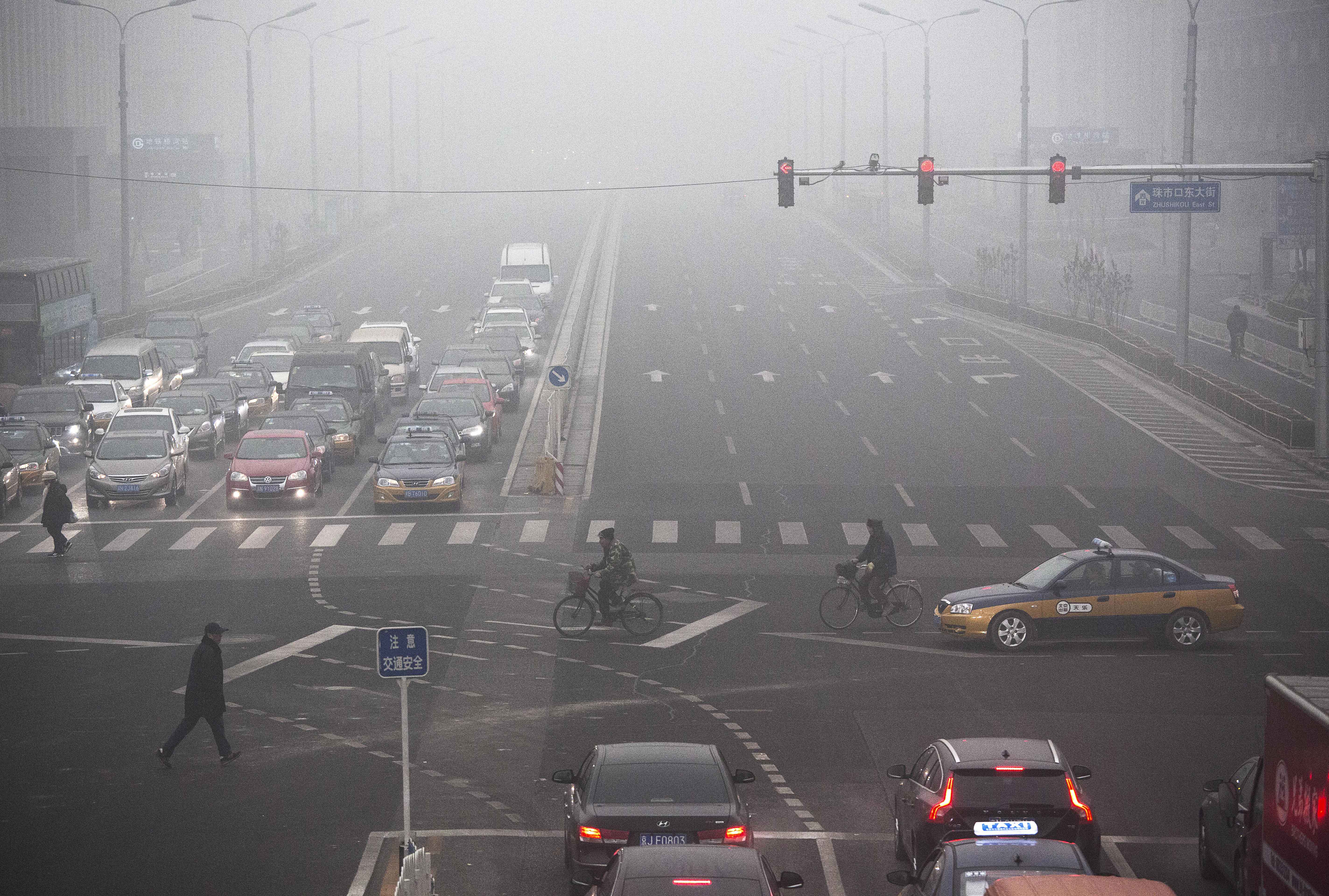 Китай ще използва все повече етанол като гориво за коли