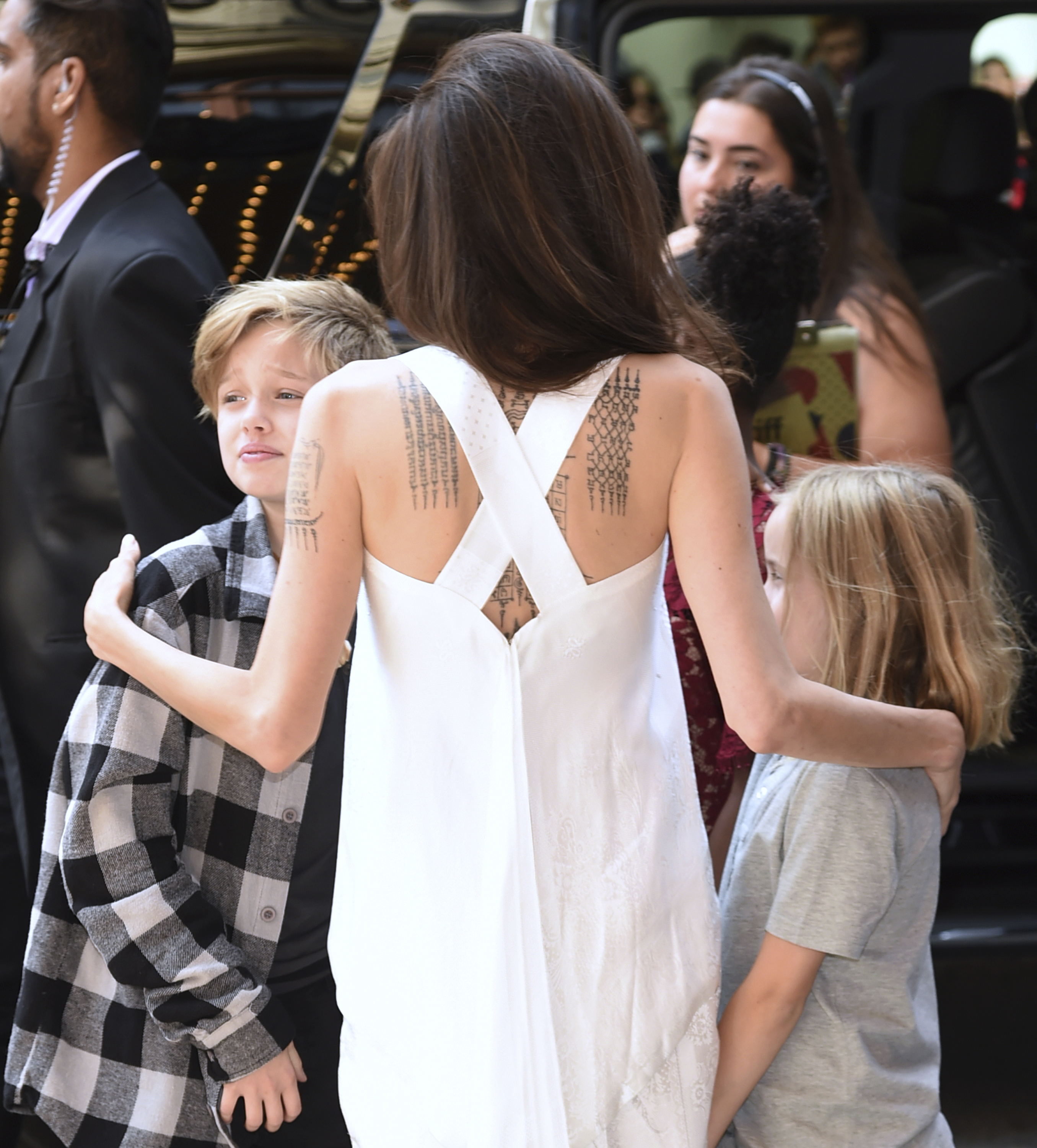 Анджелина Джоли с децата си в Торонто
