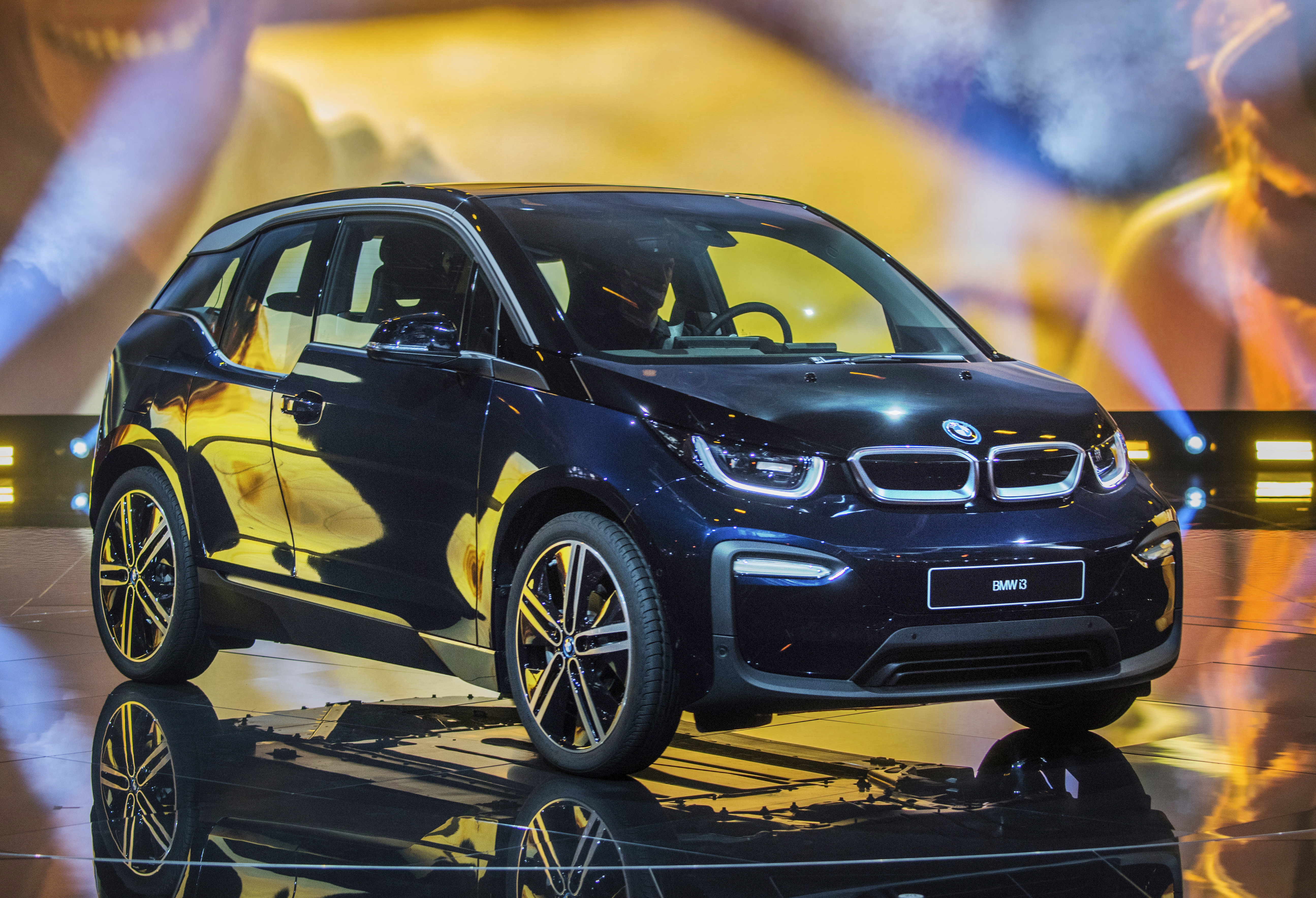 Новият електрически автомобил BMW i3 на автоизложението във Франкфурт