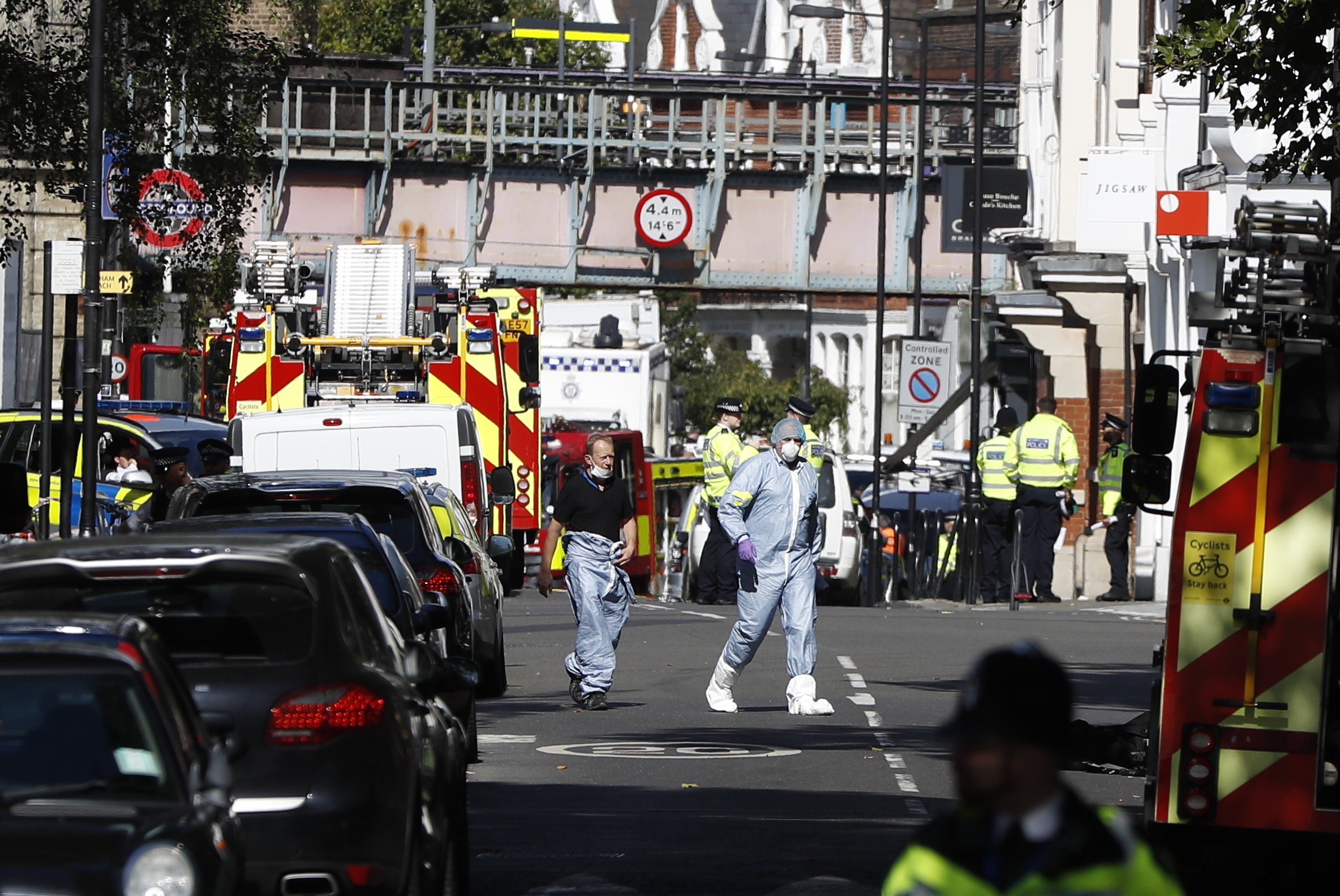 При терористична атака в метрото в Лондон бяха ранени близо 30 души