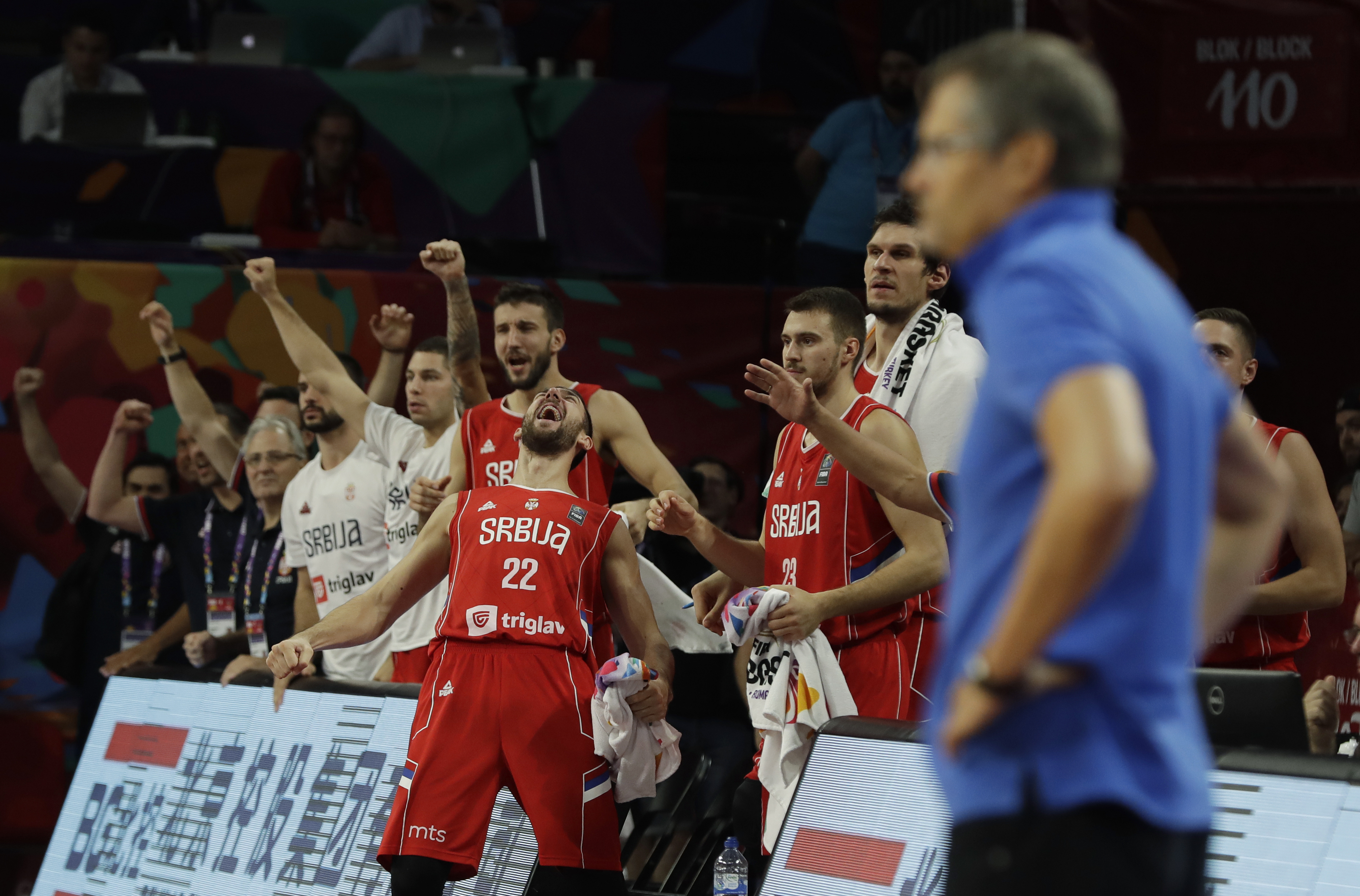Сърбия удари Русия на полуфинала на Евробаскет 2017 и ще спори за златото със Словения