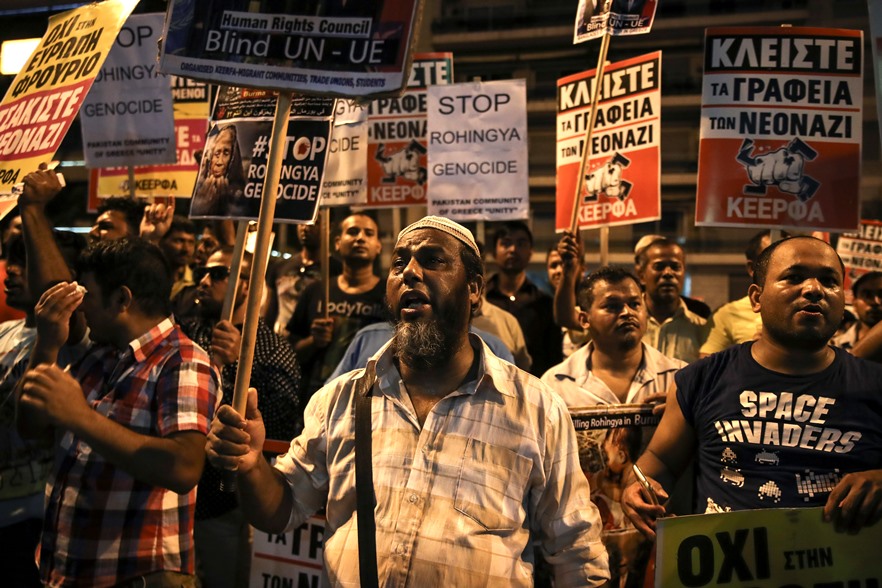 Леви активисти и мигранти протестираха в Атина