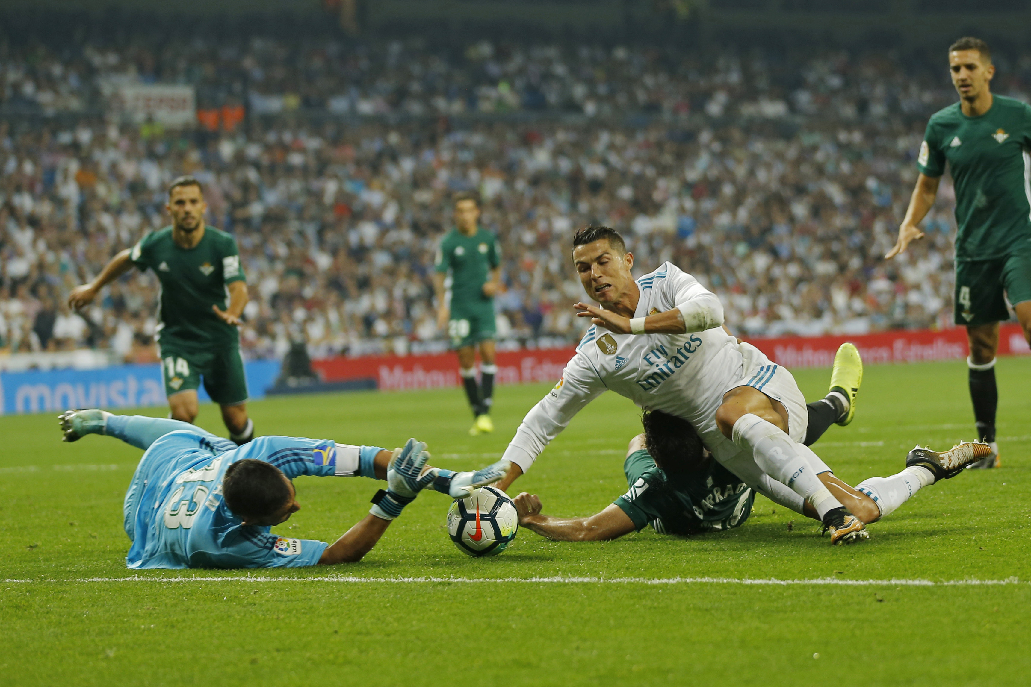 Кристиано Роналдо изпусна няколко отлични положения в първия си мач за ”Реал” в Примера за сезона