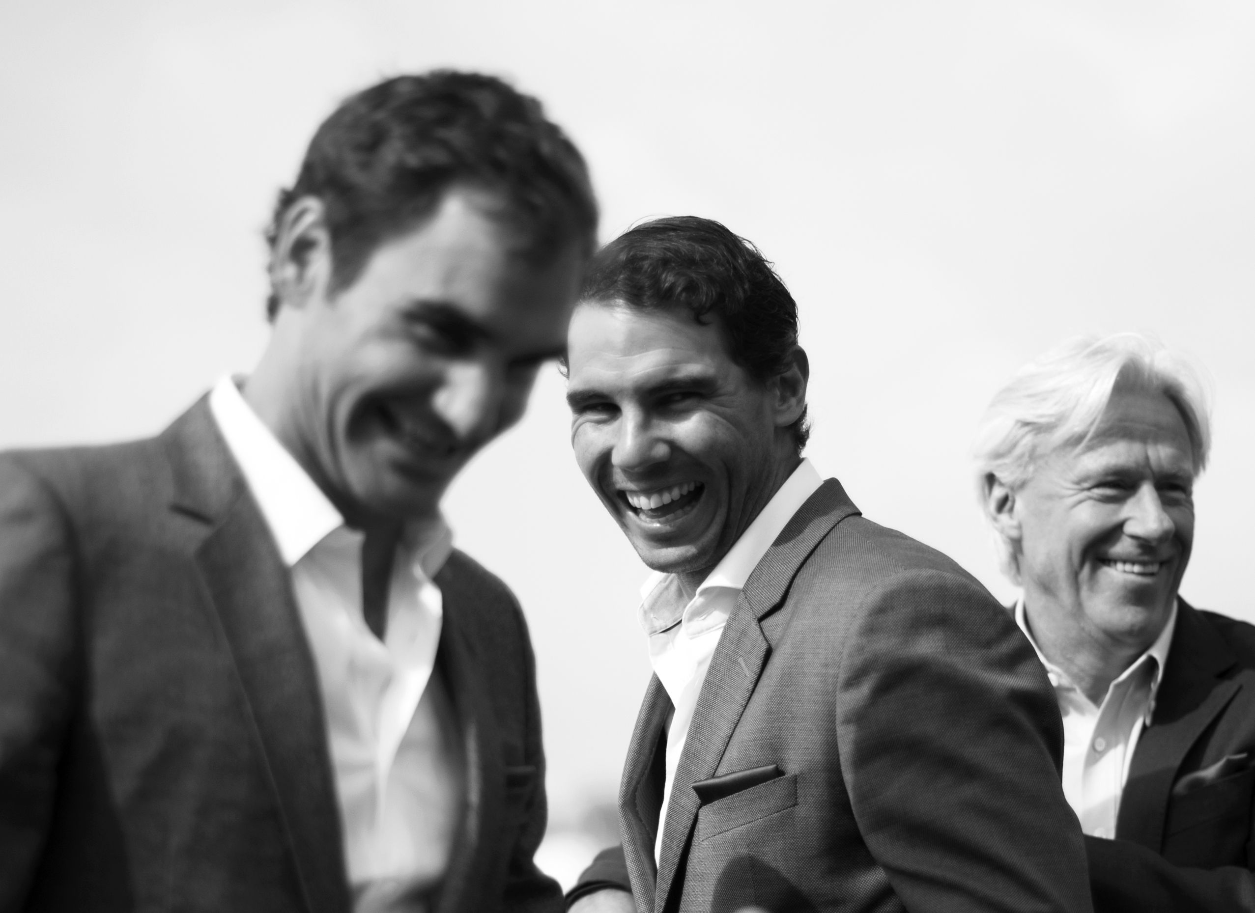 Рафаел Надал и Роджър Федерер в снимка за историята, редом с друг велик - Бьорн Борг, в Прага