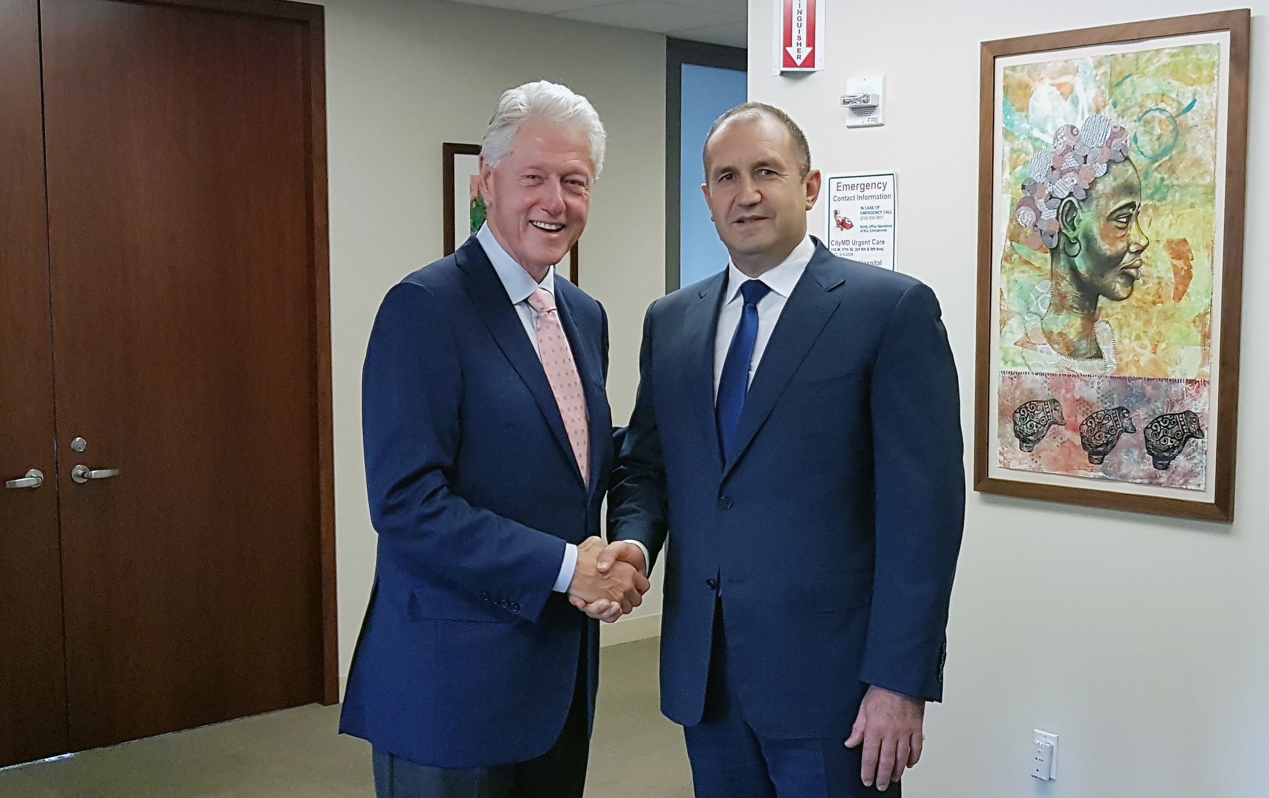 Радев покани Бил Клинтън отново да посети България