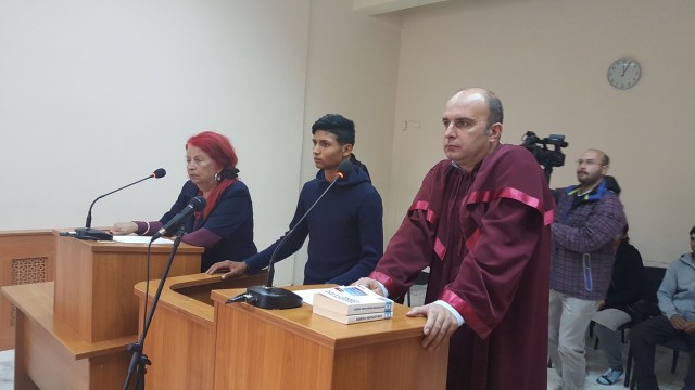 В съда Атанас Георгиев се извини на учителя