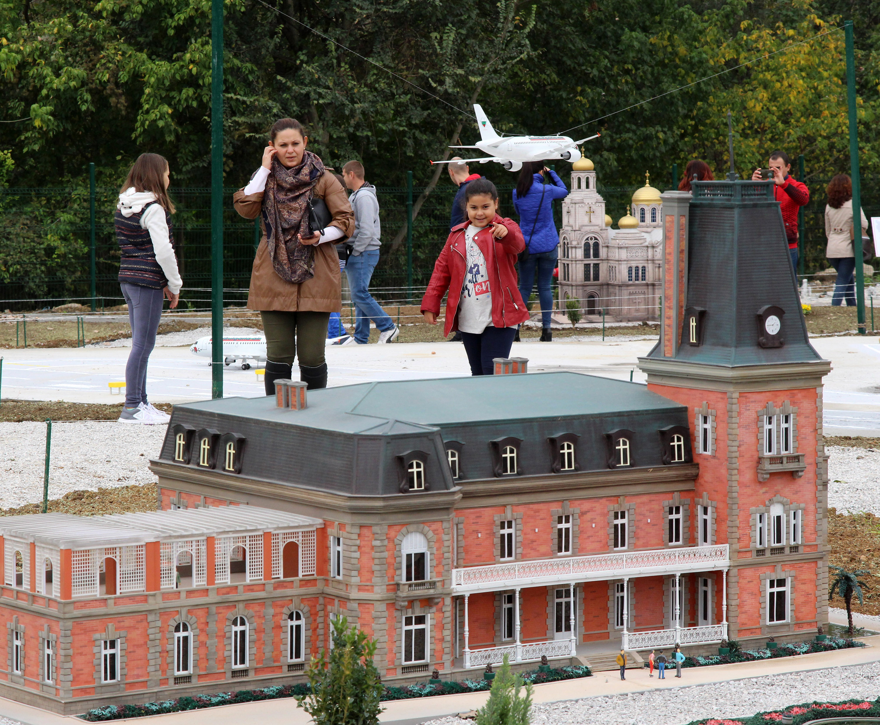 Откриха парк на миниатюрите в Търново