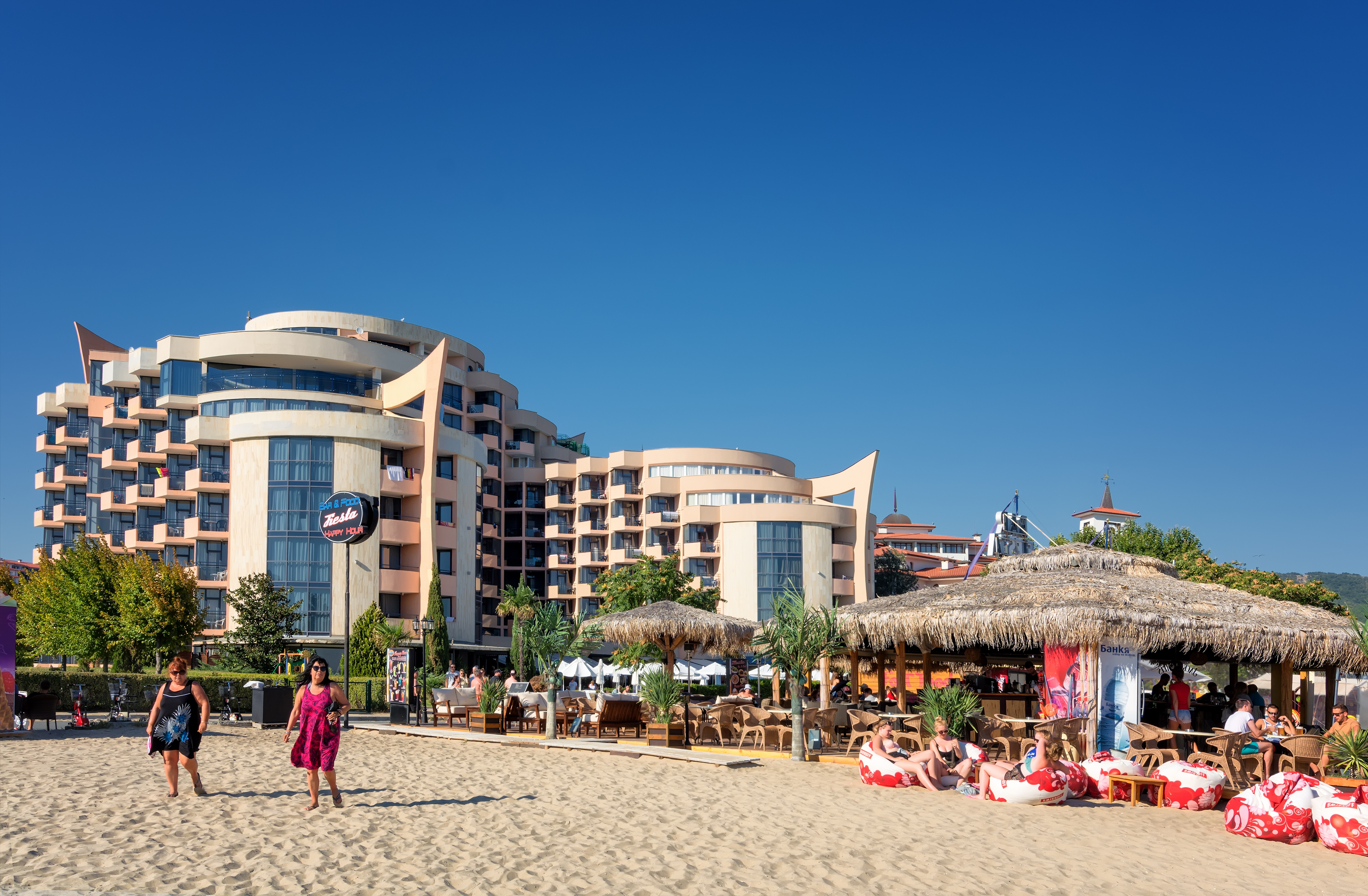 Курортът ”Слънчев бряг” продължава да увеличава броя на посетилите го през активния сезон туристи